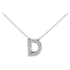 Collana con ciondolo con iniziale alfabetica "D" in oro bianco 10K con accenti di diamanti da 18" pollici