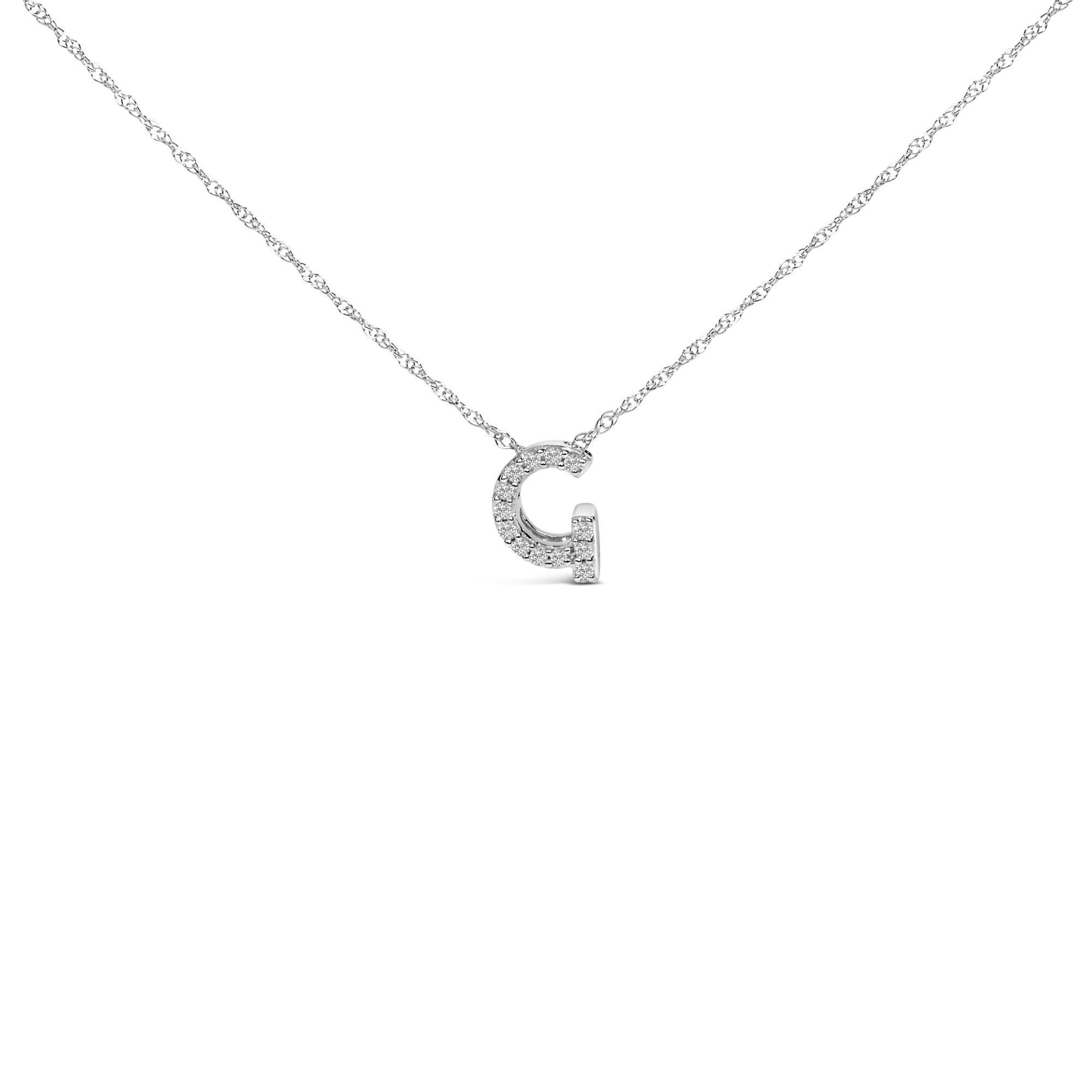 Mit persönlicher Symbolik und dezentem Glamour zelebriert diese exquisite Halskette mit Anhänger Identität und Individualität durch ihr funkelndes Design. Der charmante Anhänger mit dem Buchstaben 