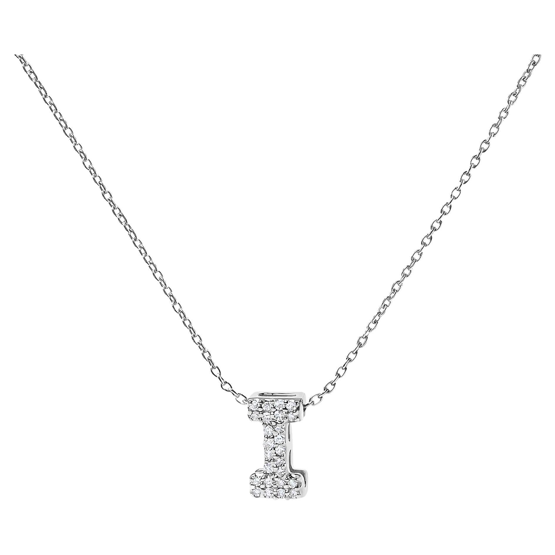 Collier en or blanc 10K avec pendentif en forme de bulle à l'initiale "I" sertie de diamants en vente
