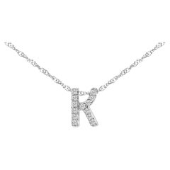 Collar colgante de oro blanco de 10 quilates con acento de diamantes con la inicial del alfabeto "K" de 18 pulgadas