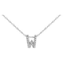 Collana con ciondolo con iniziale alfabetica "W" in oro bianco 10K con accenti di diamanti