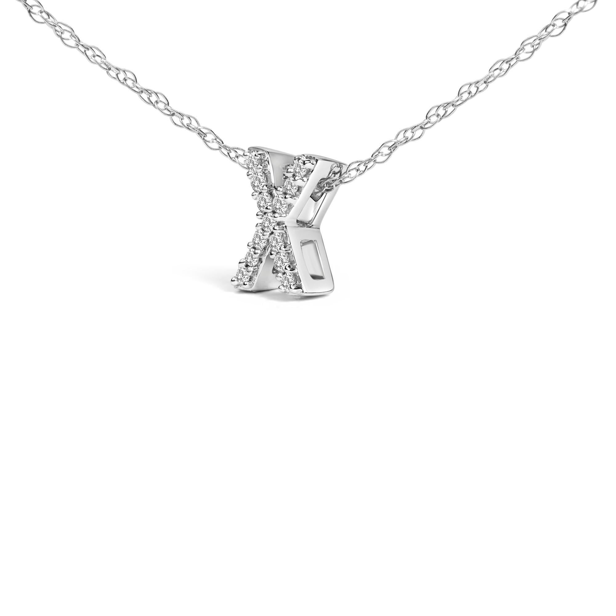 Halskette mit Initialenanhänger, 10 Karat Weißgold Diamant-Akzent 