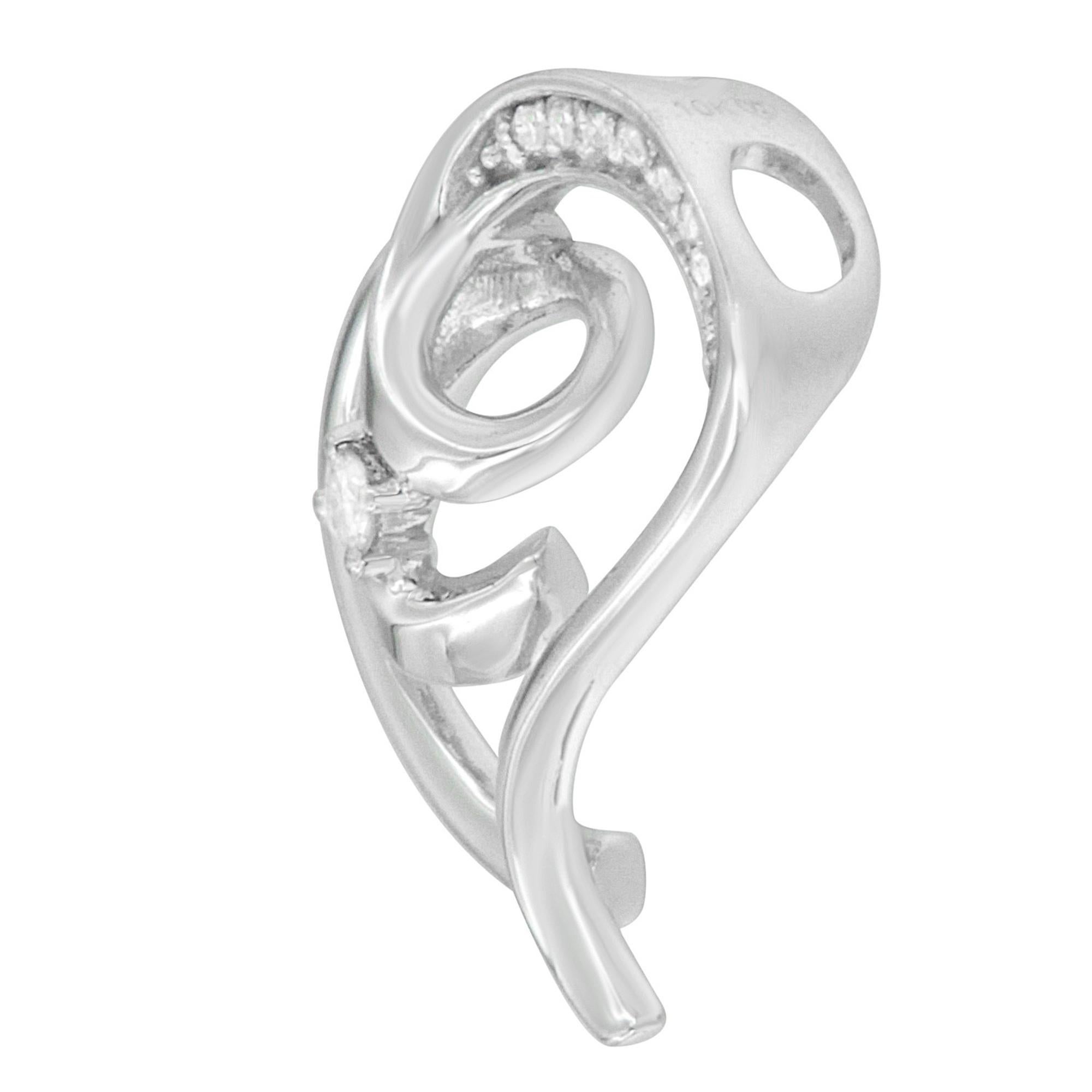 Festeggia la persona che ami con questa splendida collana con ciondolo a cuore aperto di diamanti 