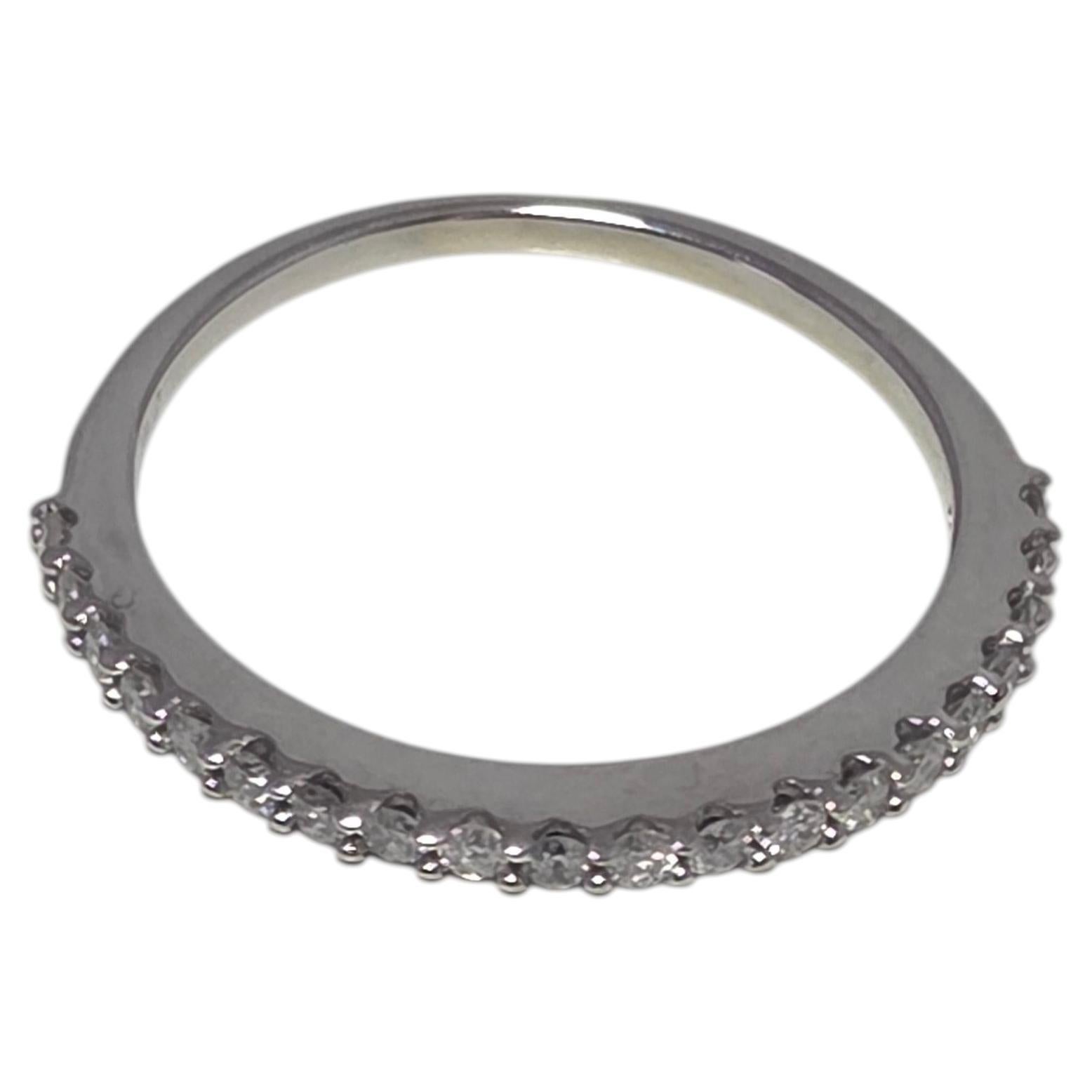 10K Weißgold Diamant Jahrestag/Hochzeit Band Ring Größe 8 #24141