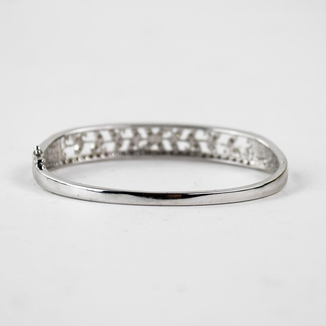 10K Weißgold Diamant-Armreif 0,33ct im Zustand „Hervorragend“ im Angebot in Laguna Beach, CA