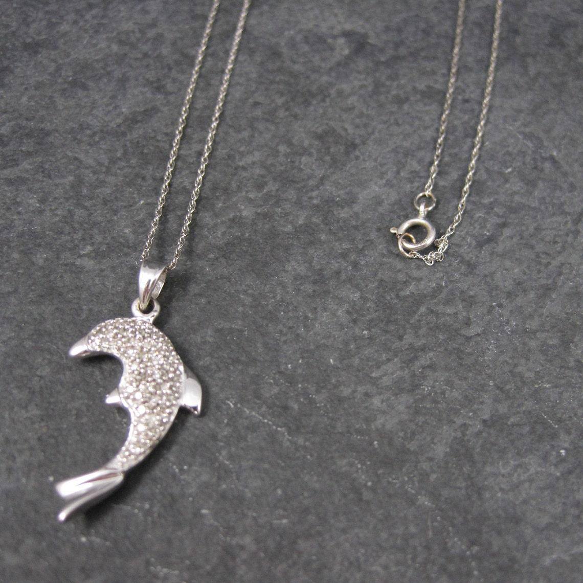 10K White Gold Diamond Dolphin Pendant Necklace For Sale 2