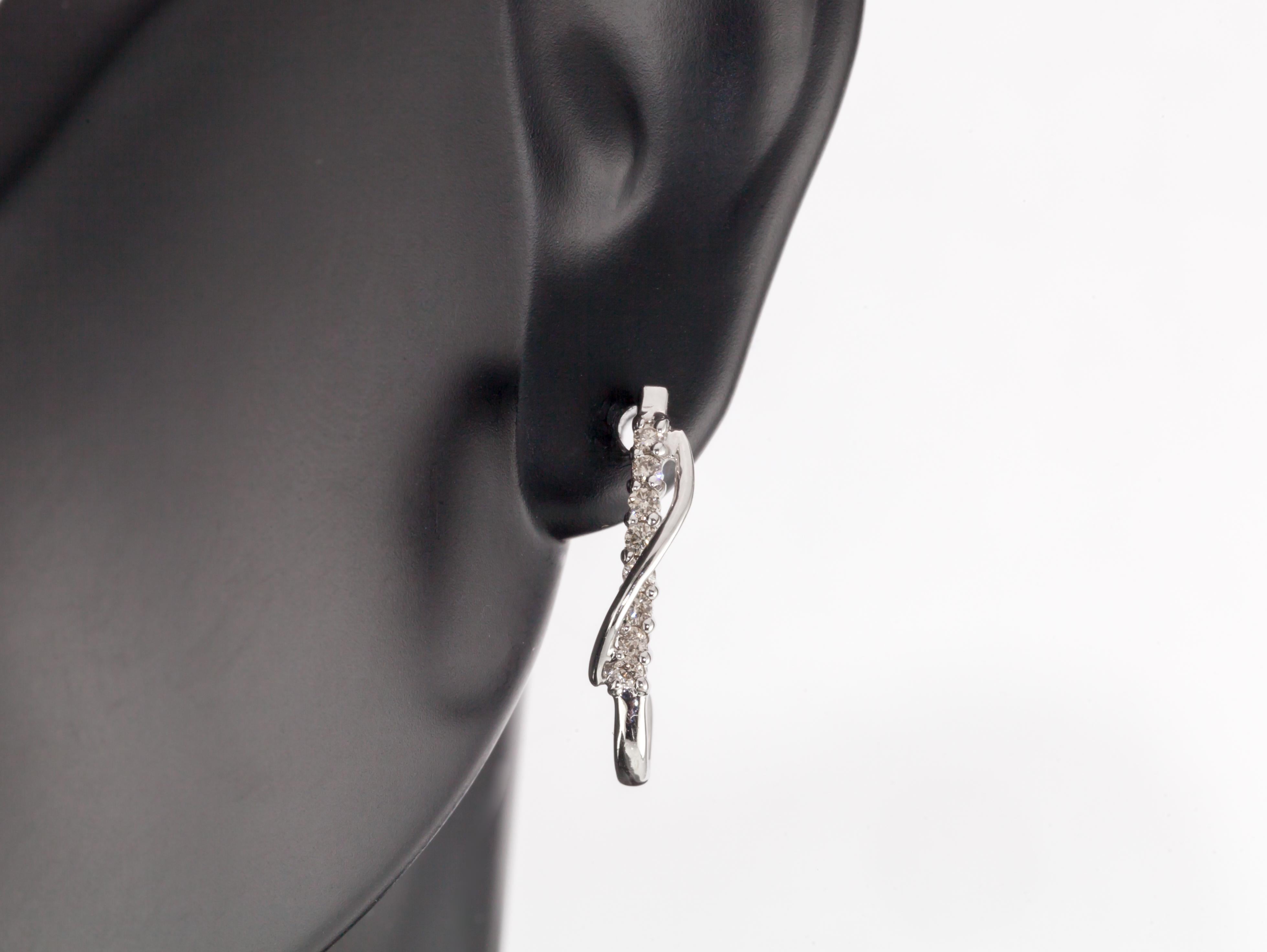 Modern 10k White Gold Diamond Drop Earrings with Butterfly Backs, 0.15 Carat For Sale