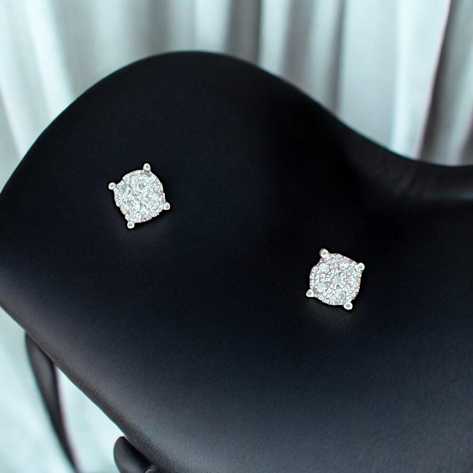 Sable  Orecchini con diamanti in oro bianco 10K, 0,06 CTW di diamanti naturali In condizioni Nuovo in vendita a Greeneville, TN