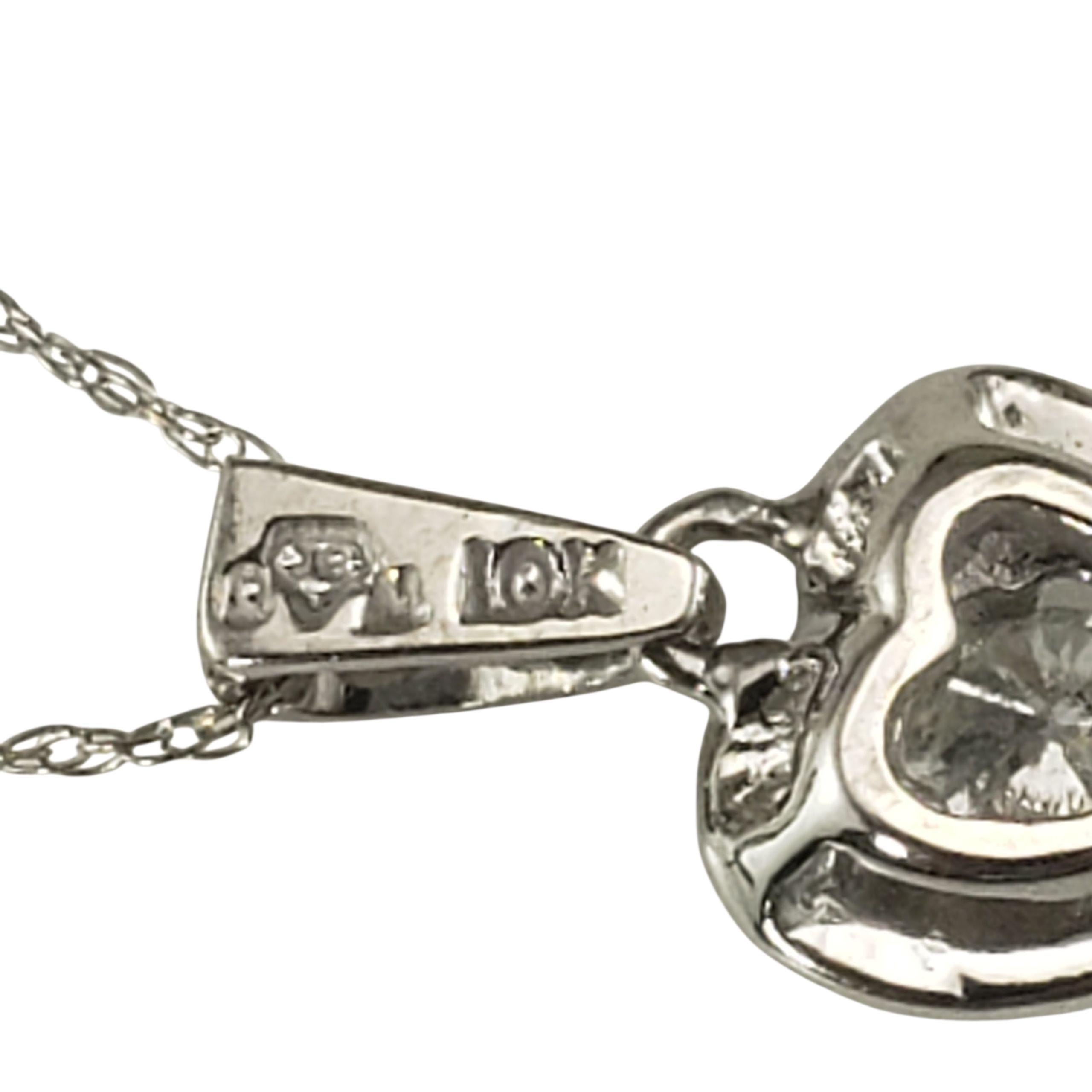 Collana con ciondolo a forma di cuore in oro bianco 10K #23362 In condizioni buone in vendita a Washington Depot, CT