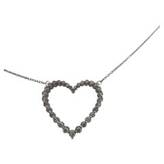 Collier en or blanc 10K avec pendentif en forme de coeur en diamant #24129