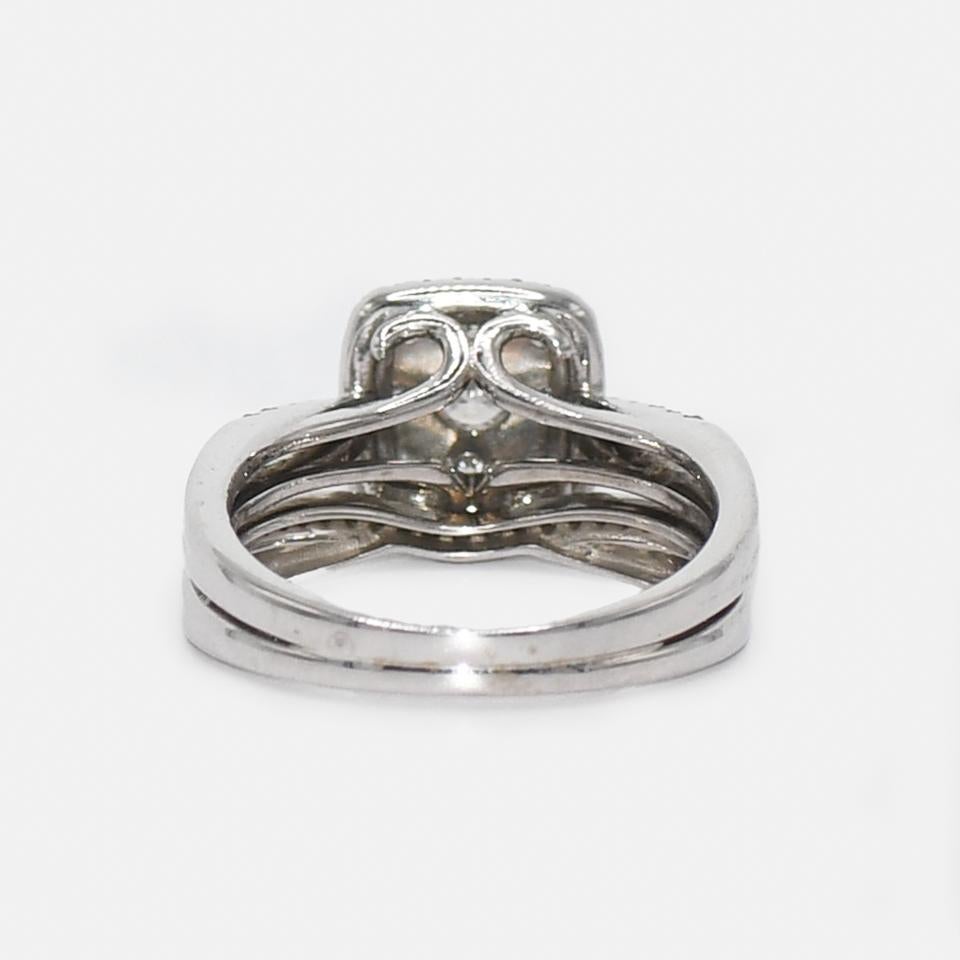 10k White Gold Diamond Ring 0.40tdw, 5.5g In Excellent Condition For Sale In Laguna Beach, CA