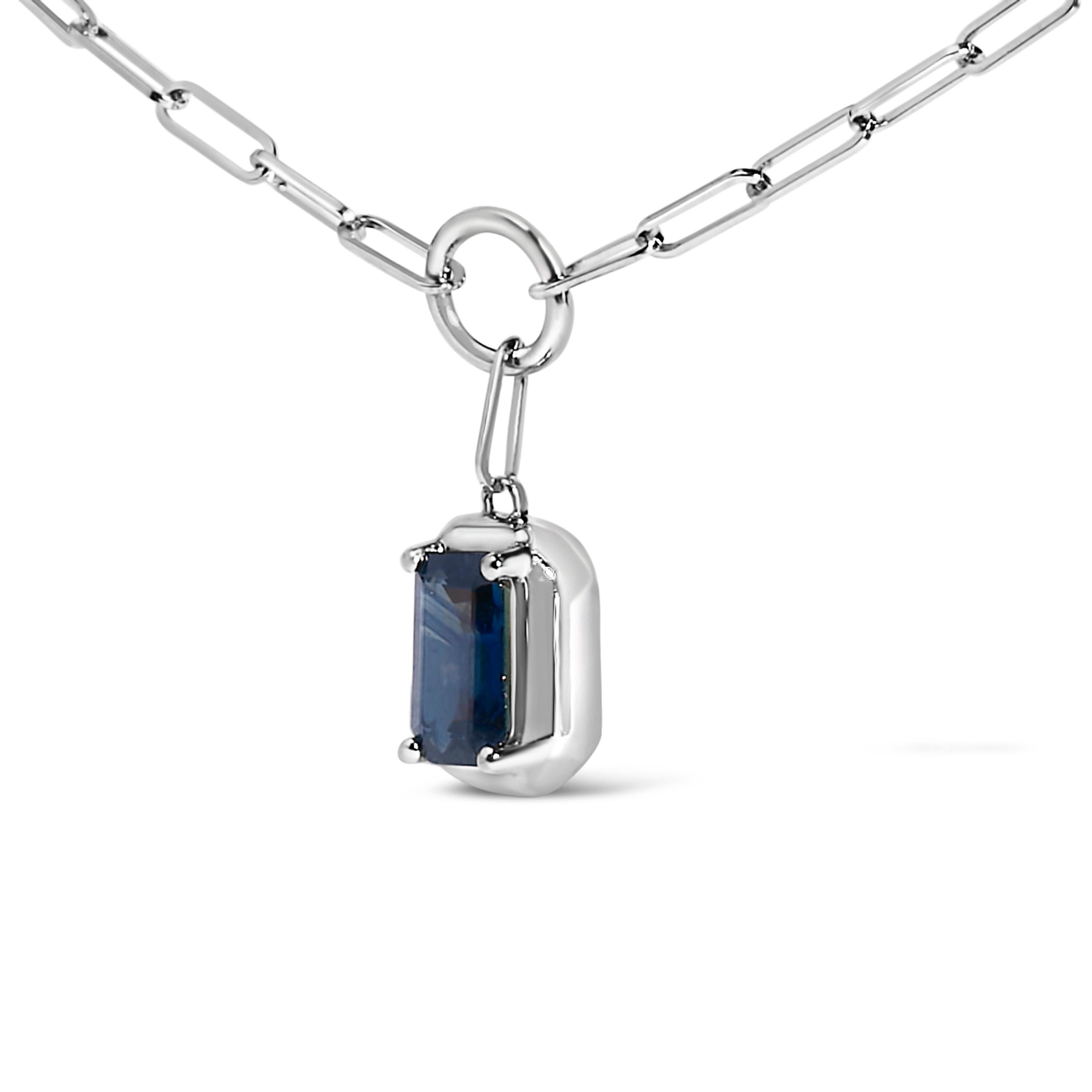 Taille émeraude Collier pendentif solitaire en or blanc 10K, taille émeraude, saphir bleu 6x4 MM en vente