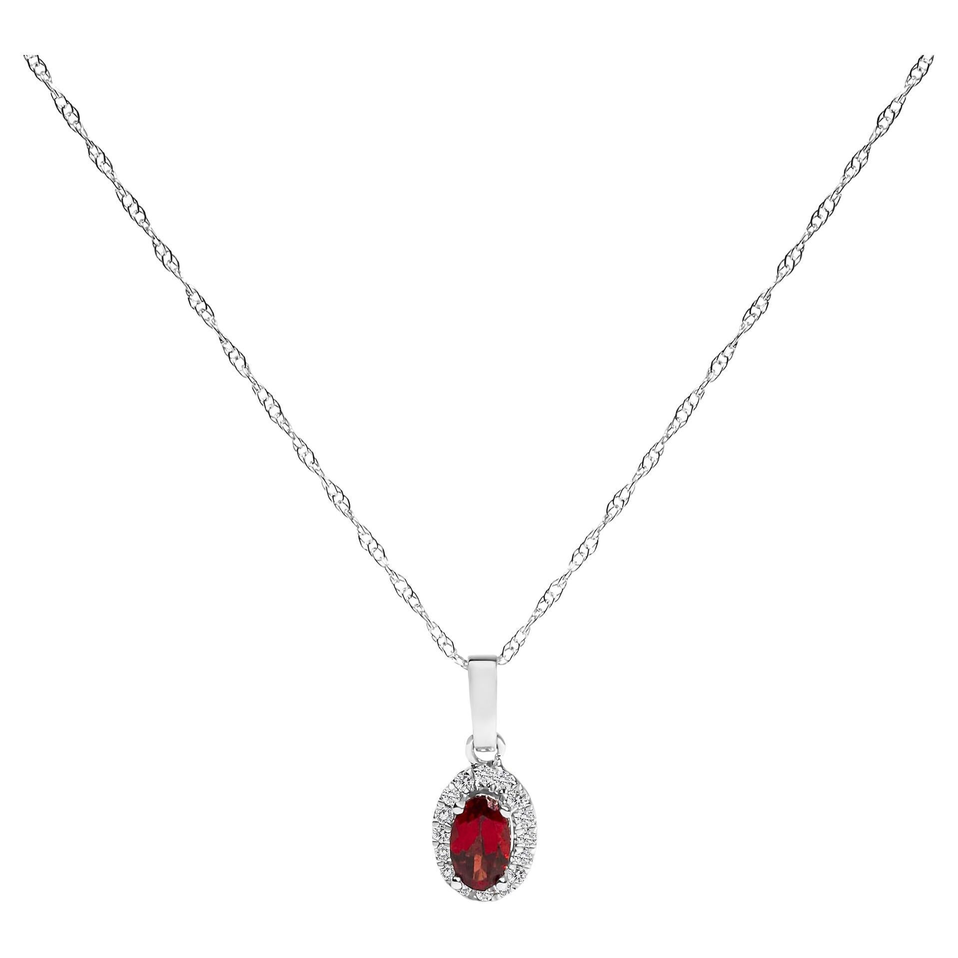 Collana con ciondolo a forma ovale con pietre preziose e accenti di diamanti in oro bianco 10K