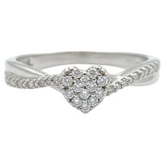 10K Weißgold Herzform Pave Set Ring mit runden Diamanten. (Größe 7.0)
