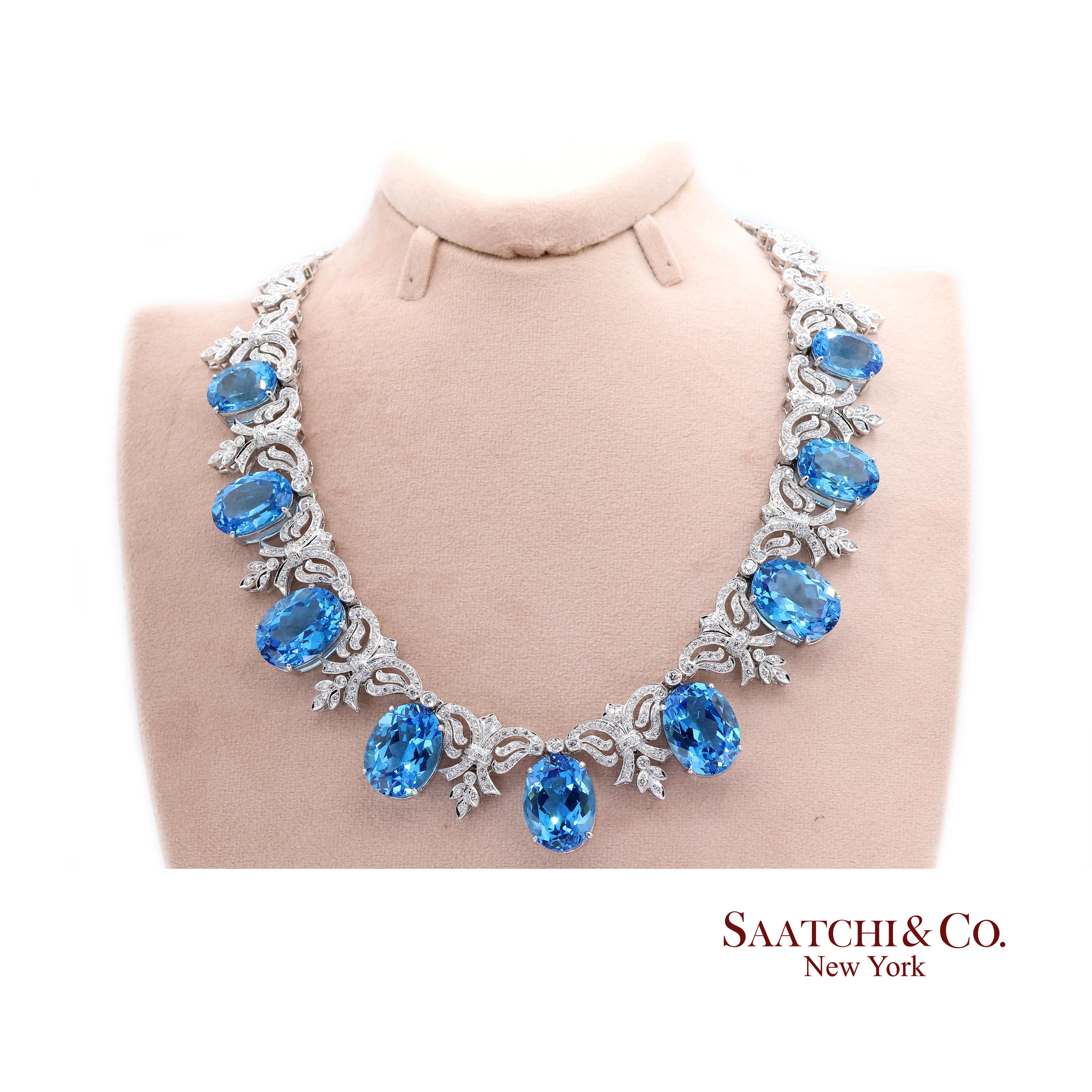 10K Weißgold Natürlicher Diamant Blauer Königstopas Elegante Halskette (Ovalschliff) im Angebot