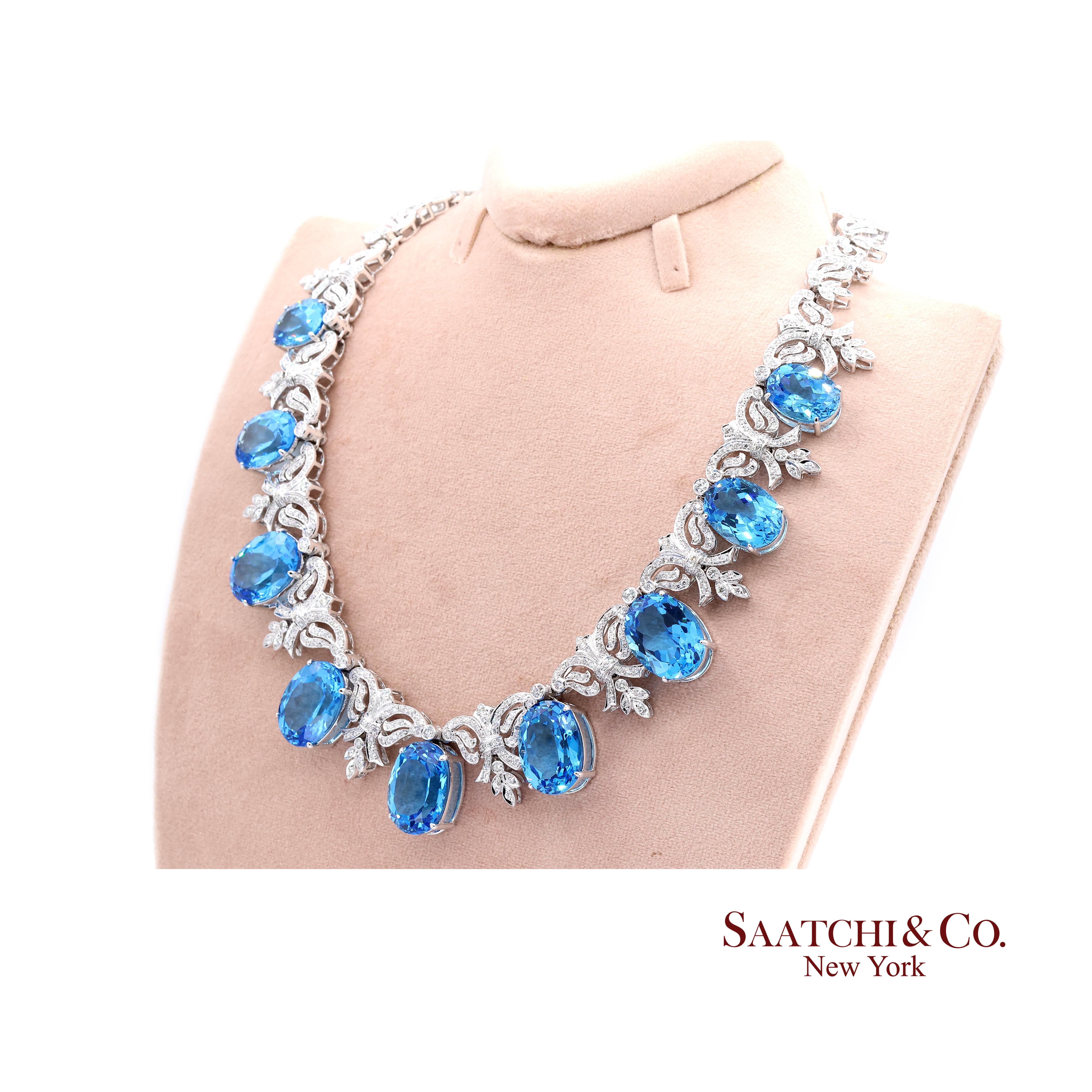 10K Weißgold Natürlicher Diamant Blauer Königstopas Elegante Halskette für Damen oder Herren im Angebot
