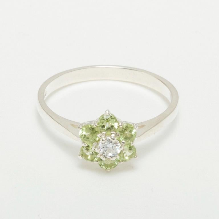 For Sale:  10k White Gold Natural Diamond & Peridot womens Cluster Ring Customizable 2