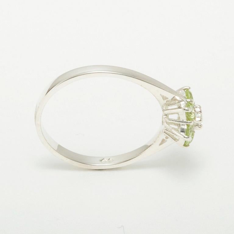 For Sale:  10k White Gold Natural Diamond & Peridot womens Cluster Ring Customizable 5