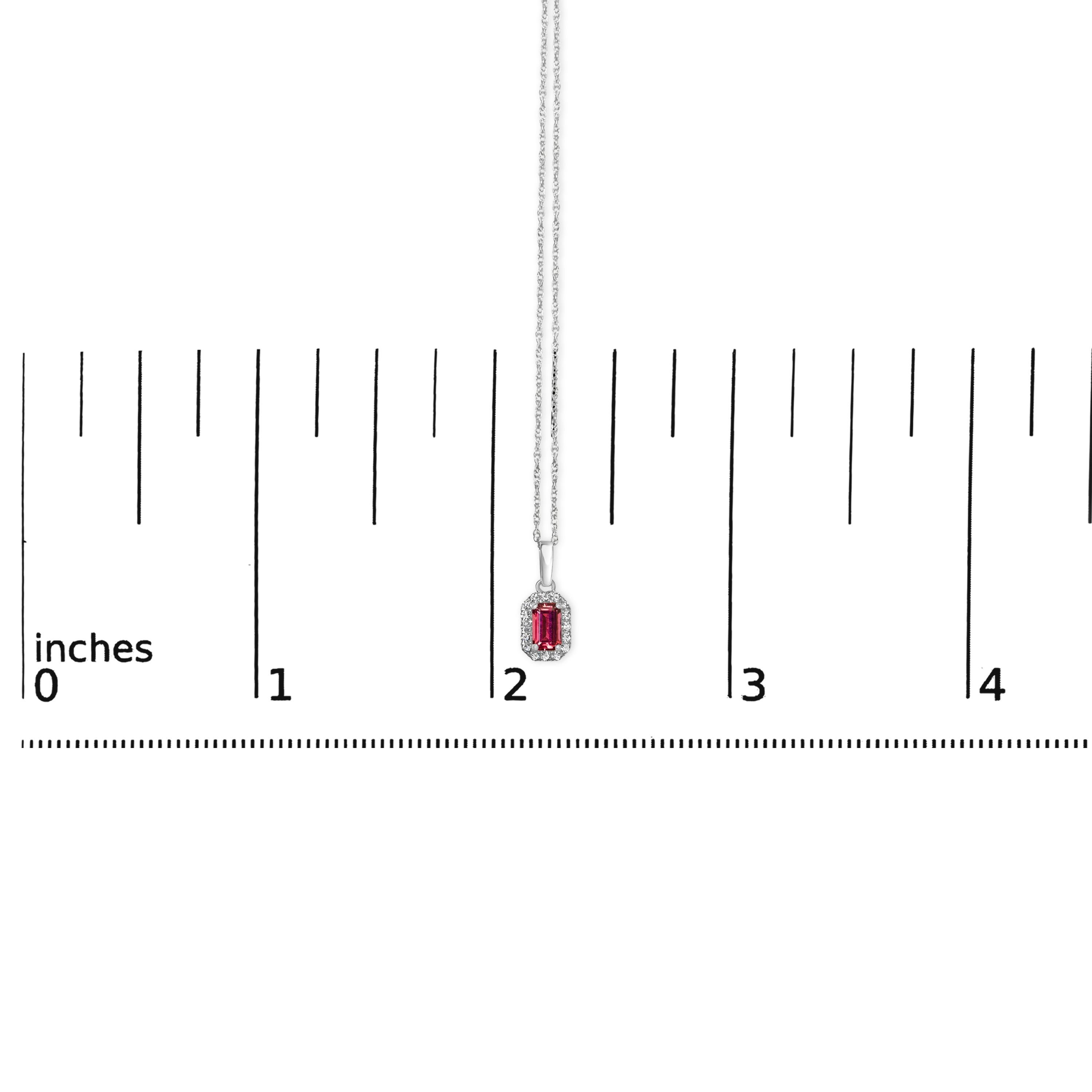 Taglio rotondo Collana con ciondolo a raggiera ovale in oro bianco 10K con tormalina rosa e accenti di diamante in vendita
