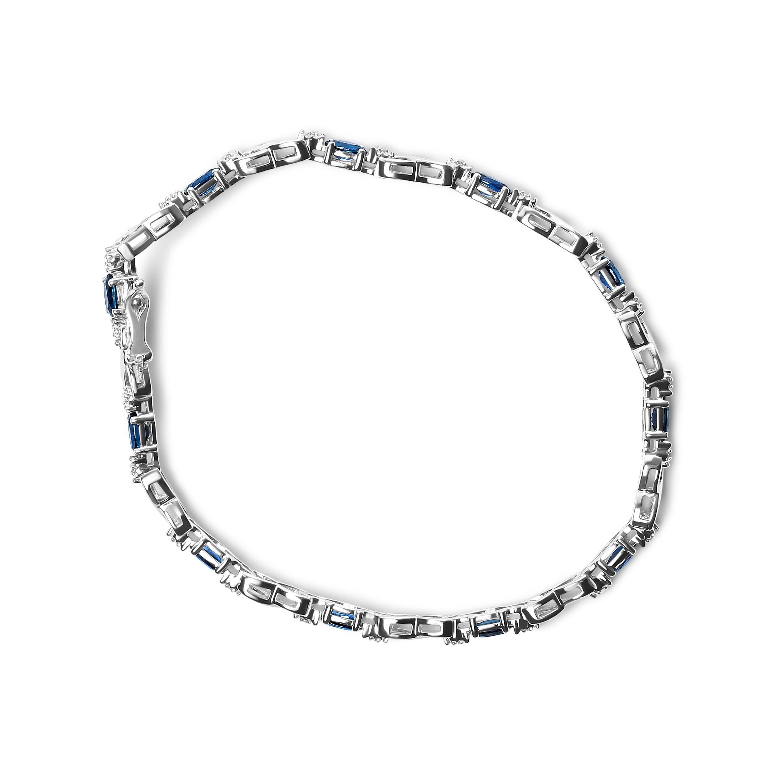Moderne Bracelet à maillons « X » en or blanc 10 carats avec saphir ovale et diamants de 1/10 carat en vente