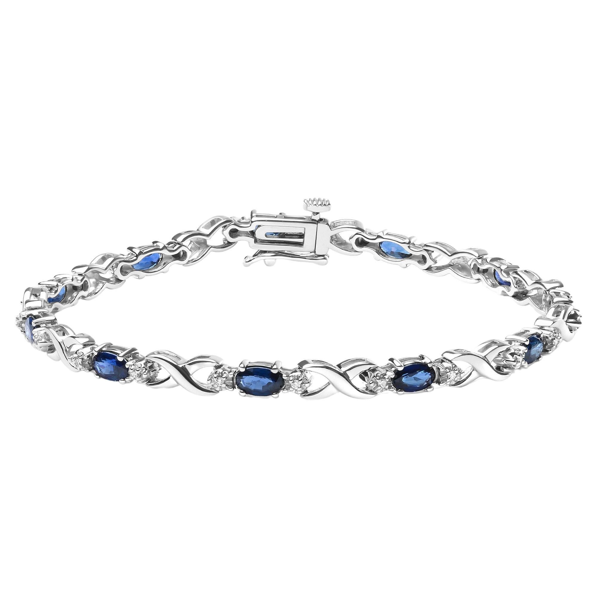 Bracelet à maillons « x » en or blanc 10 carats, saphir ovale, pierre précieuse et diamant de 1/10 carat en vente