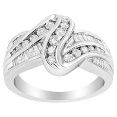 Bague bypass en or blanc 10 carats avec diamants ronds et baguettes de 3/4 carat