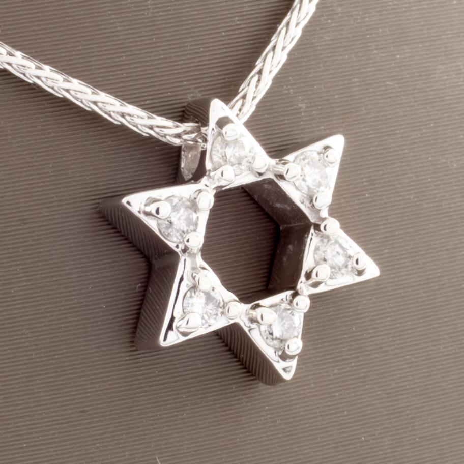 Modern 10k White Gold Star of David Pendant TDW, 0.15 ct with 14k Gold Chain For Sale