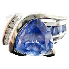 Bague en or blanc 10 carats avec tanzanite et diamants 3,07TCW
