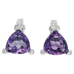 Orecchini a goccia con ametista taglio Trillion in oro bianco 10k con 3 punte a cuore