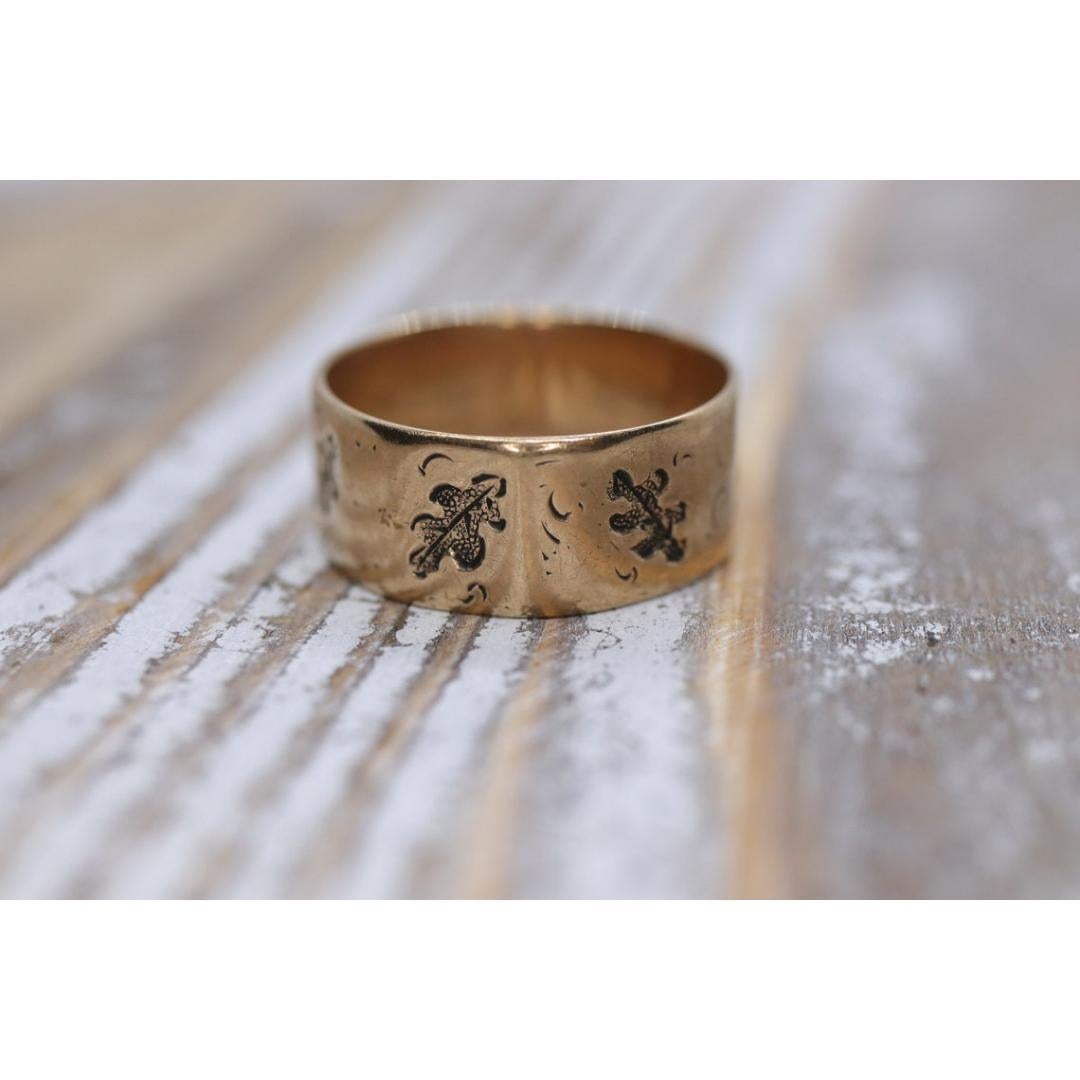 10k Wide Cigar band. Rose Gold Vintage Embossed Maple Oak Leaf design. 7.5mm For Sale 3