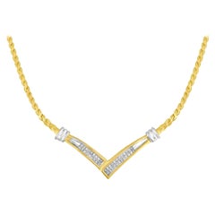 Collar de Diamantes en Forma de "V" de 1/2 Quilate en Oro Amarillo y Blanco de 10k
