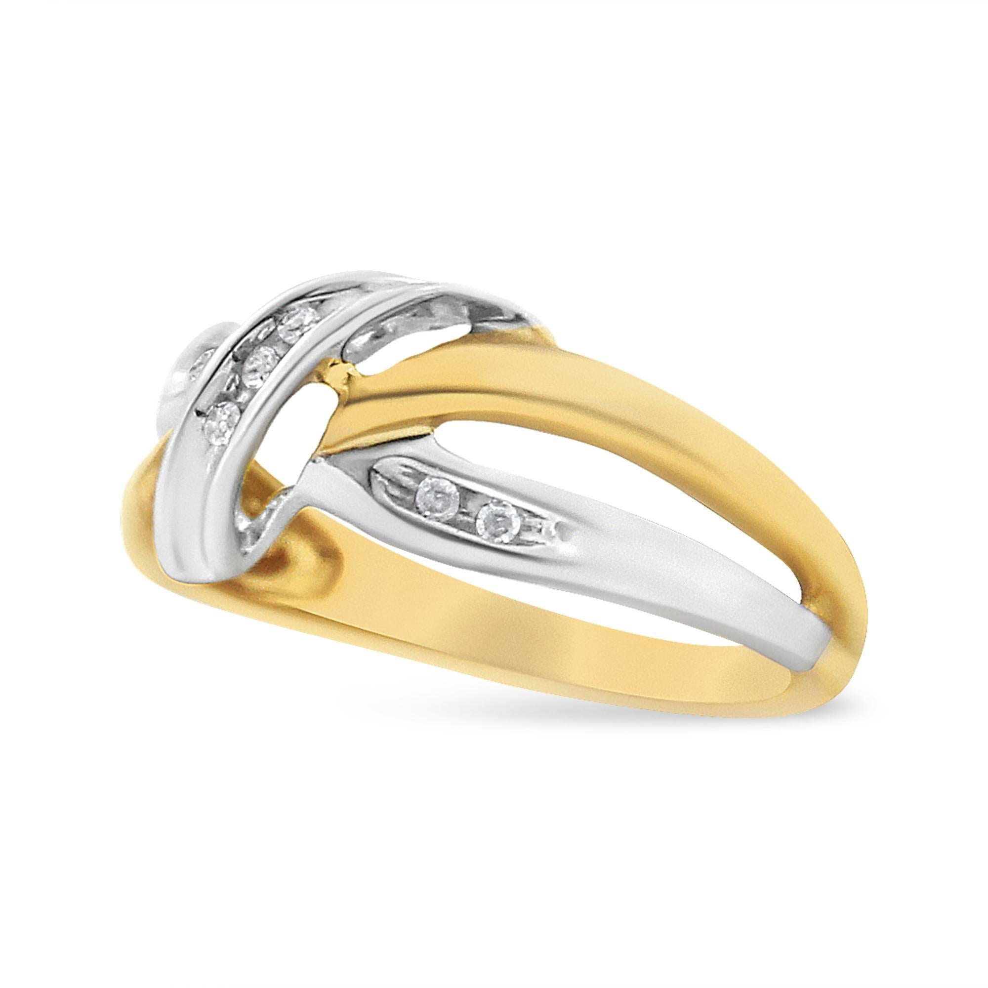 10K Gelb- und Weißgold 1/20 Cttw Rundschliff Diamant Bypass Ring (Moderne) im Angebot