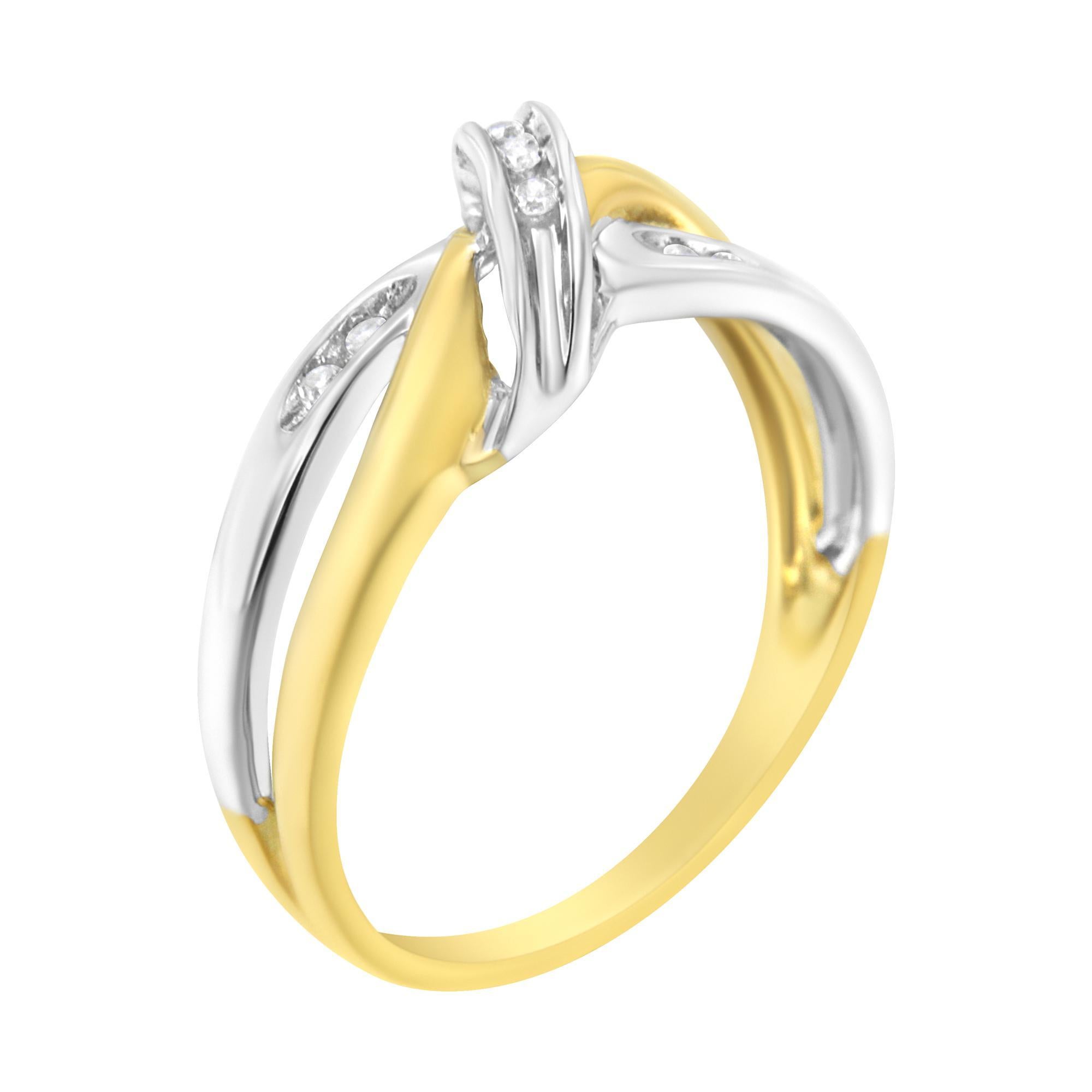 10K Gelb- und Weißgold 1/20 Cttw Rundschliff Diamant Bypass Ring im Zustand „Neu“ im Angebot in New York, NY