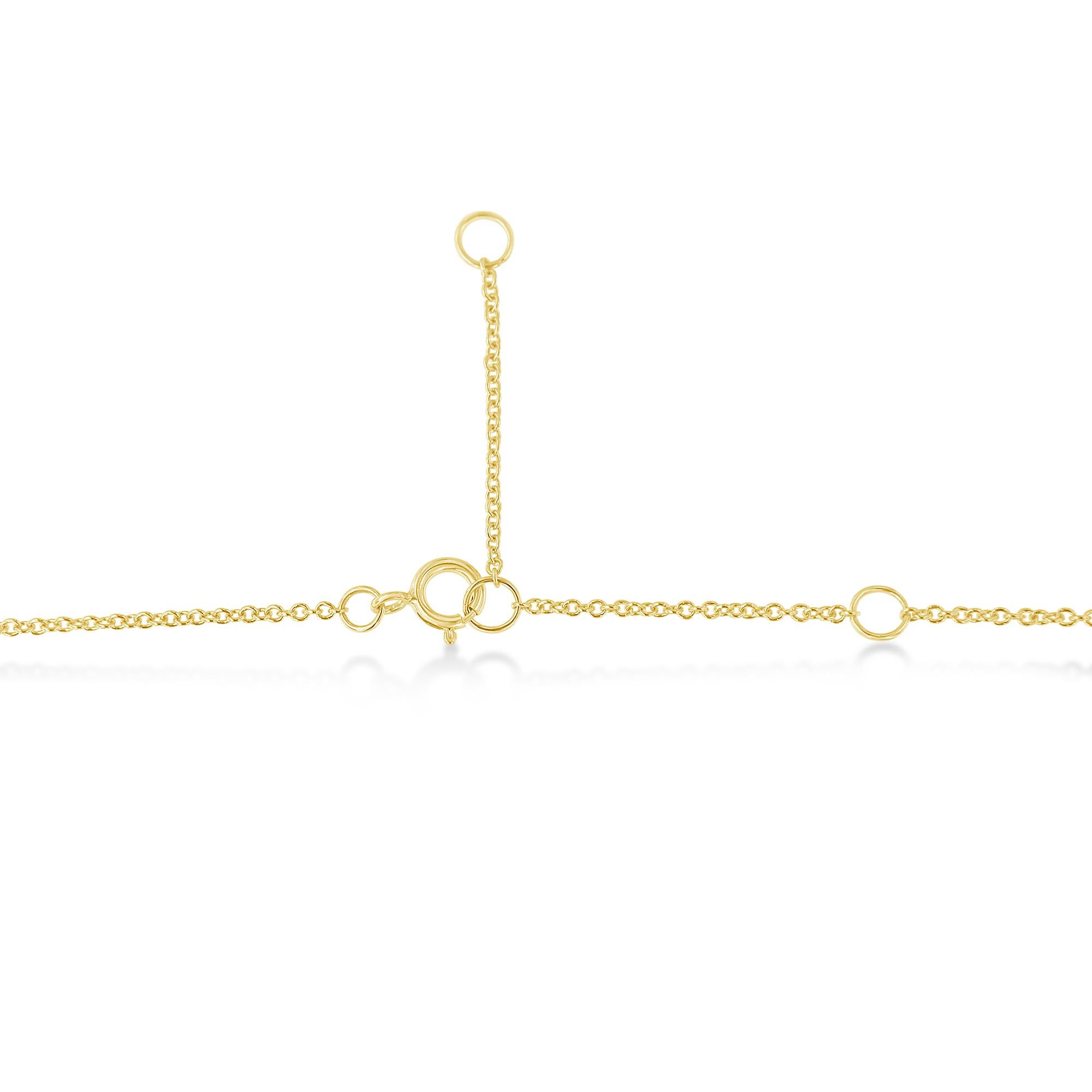 Contemporain Collier à pendentif solitaire en or jaune 10 carats avec diamants de 1/2 carat sertis en serti clos en vente