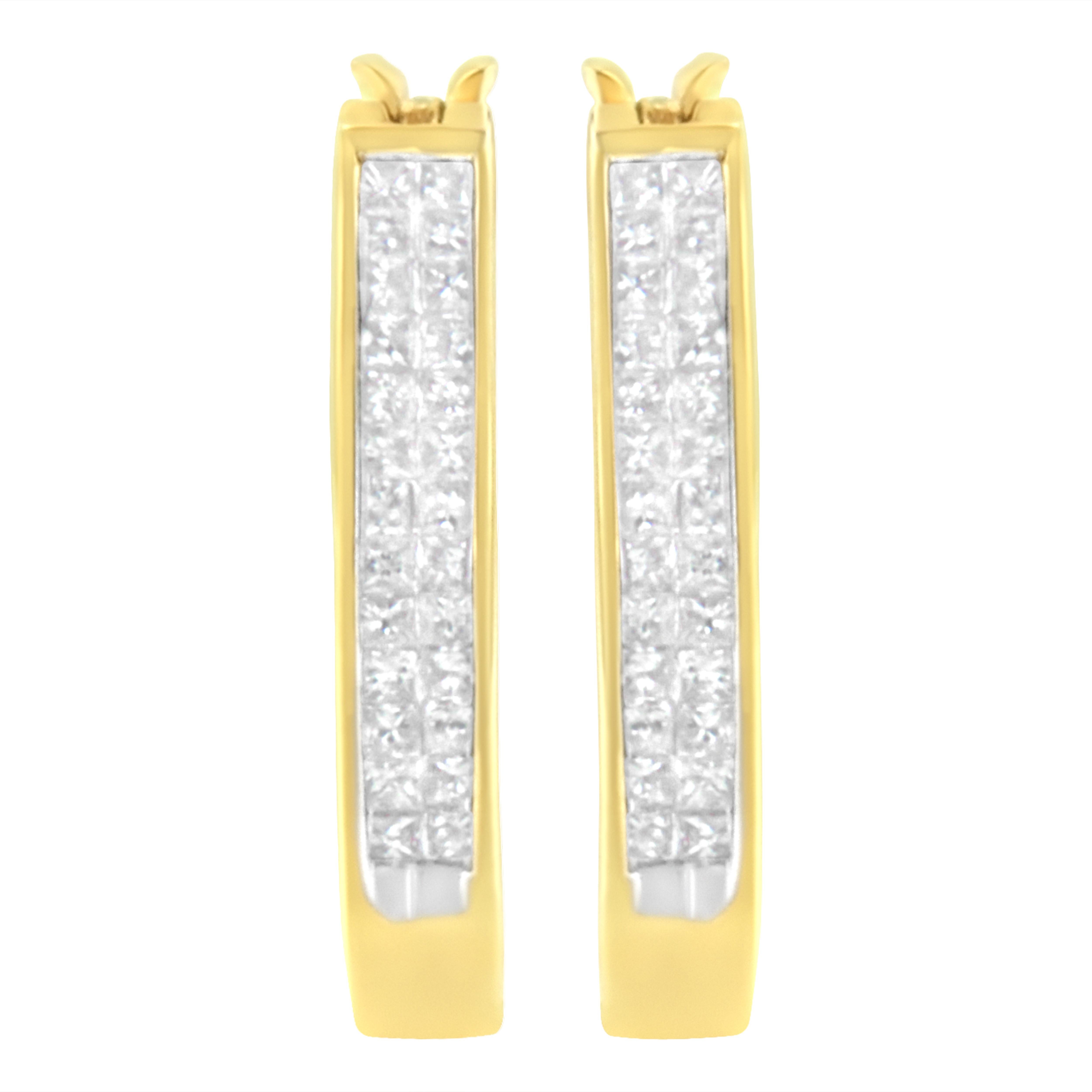 Contemporain Créoles en or jaune 10 carats avec diamants taille princesse de 1/2 carat, serti invisible en vente