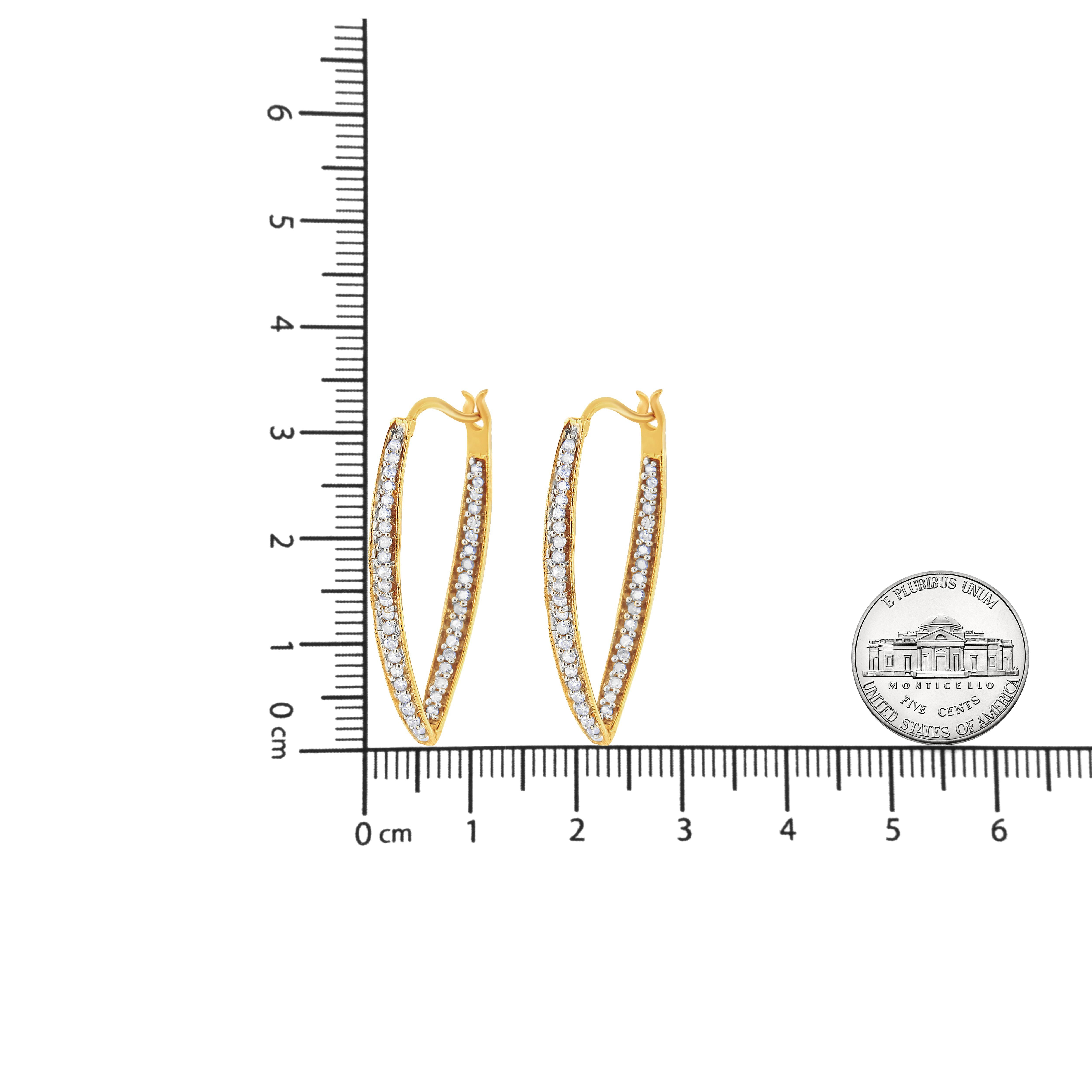 10K Gelbgold 1/2 Karat Rundschliff Diamant Modern Hoop Ohrringe im Angebot 1