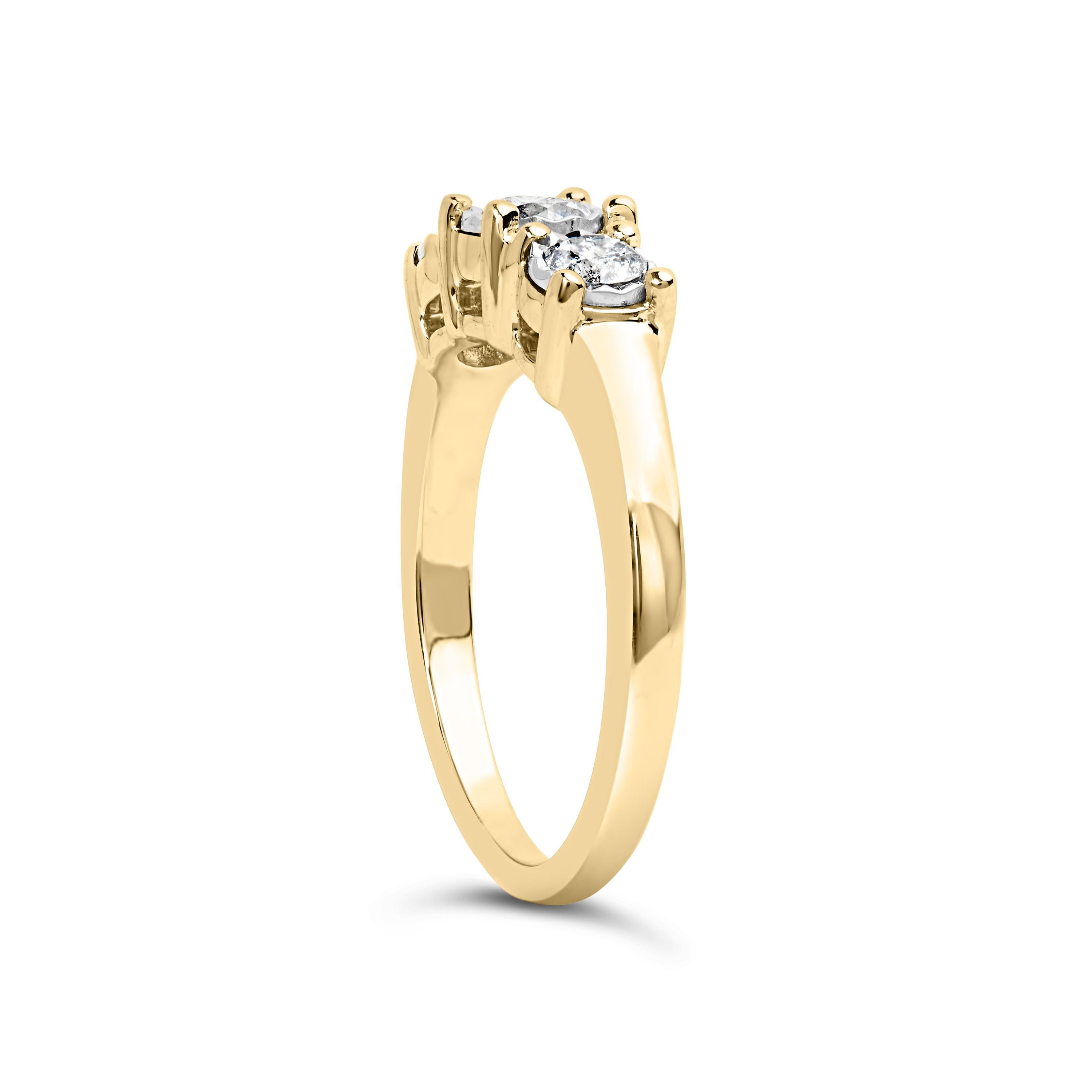 En vente :  Bague plaquée illusion à trois pierres en or jaune 10 carats avec diamants ronds de 1/2 carat 4