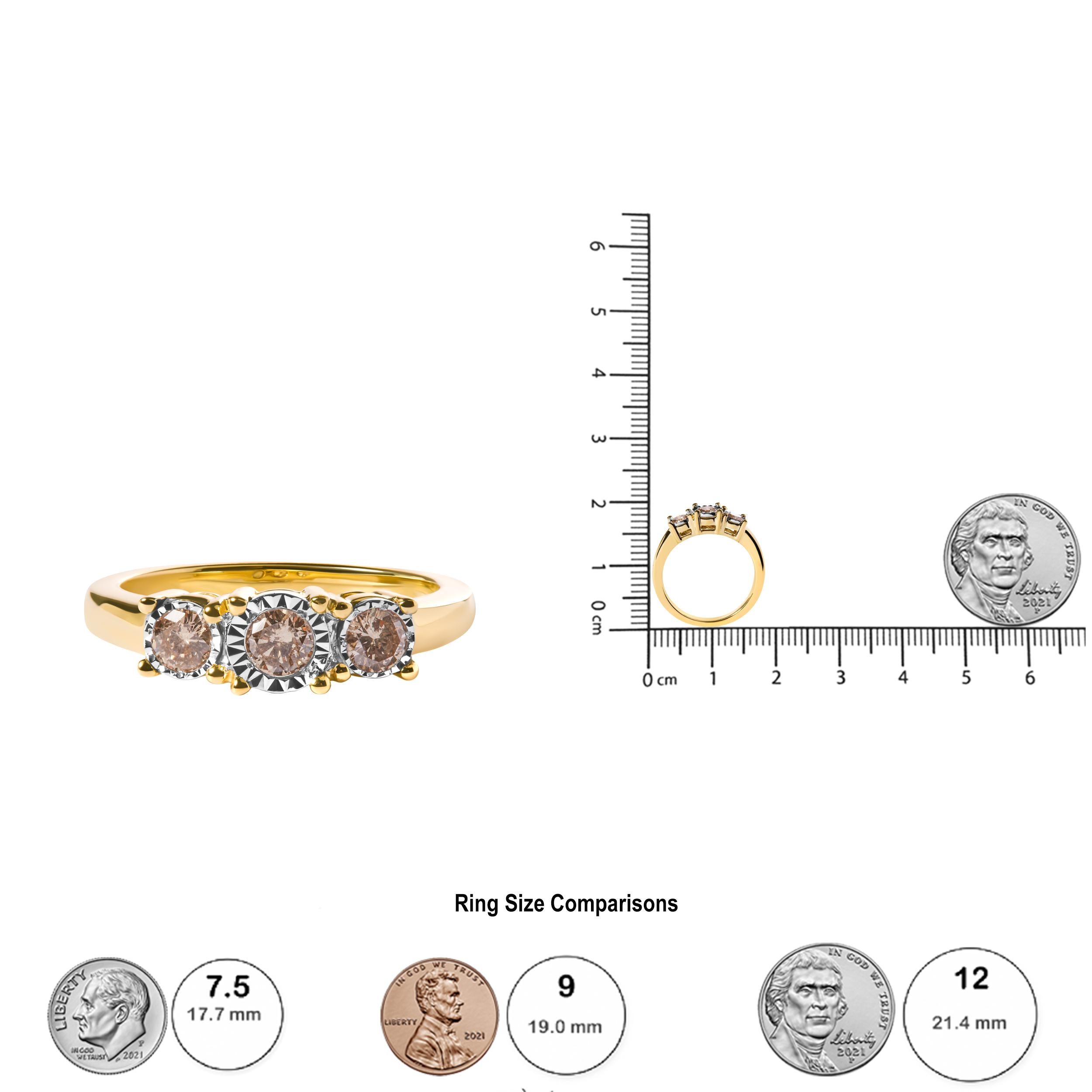 En vente :  Bague plaquée illusion à trois pierres en or jaune 10 carats avec diamants ronds de 1/2 carat 7