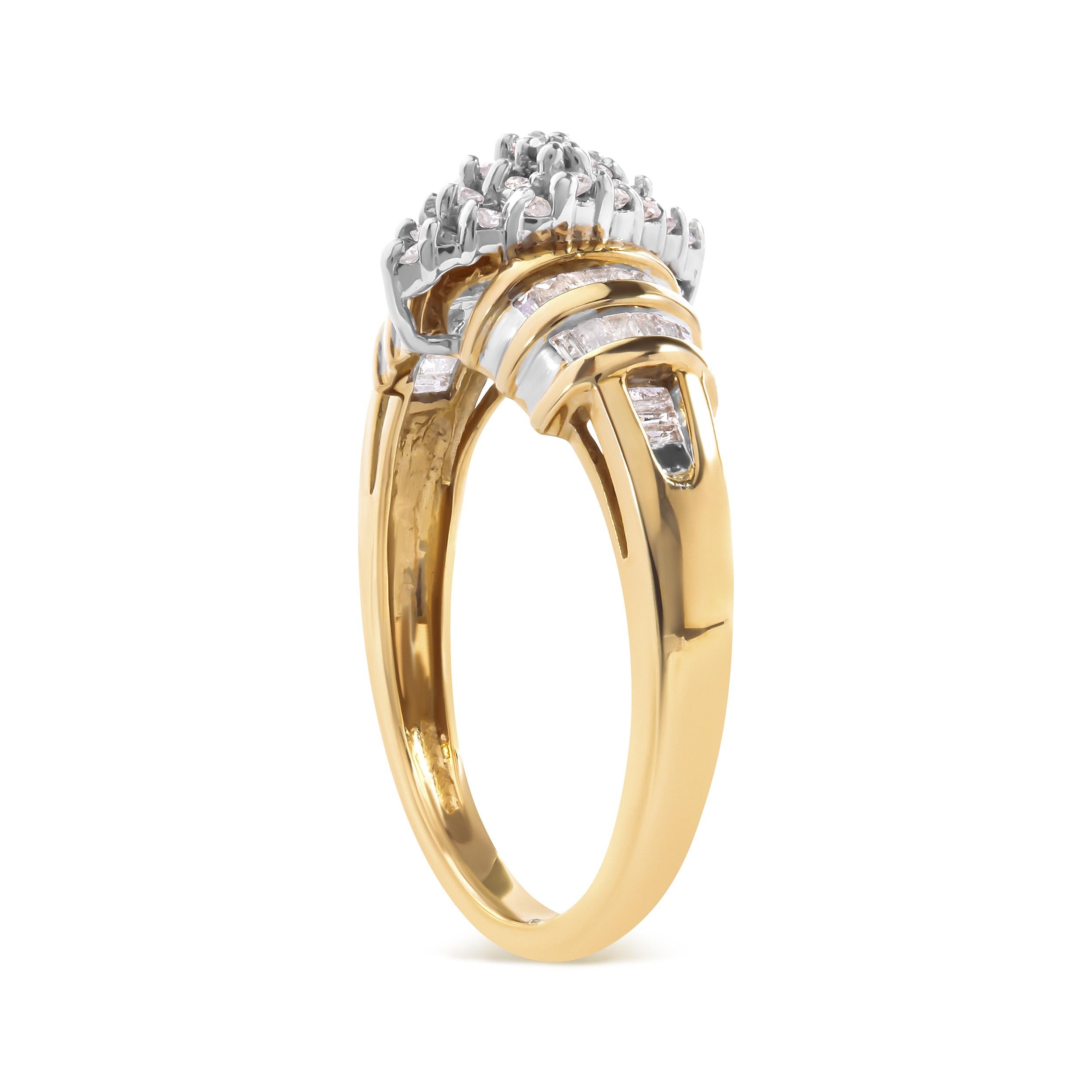 Moderno Anello in oro giallo 10K con testa a forma di pera e gambo a più file con diamante da 1/2 Cttw in vendita