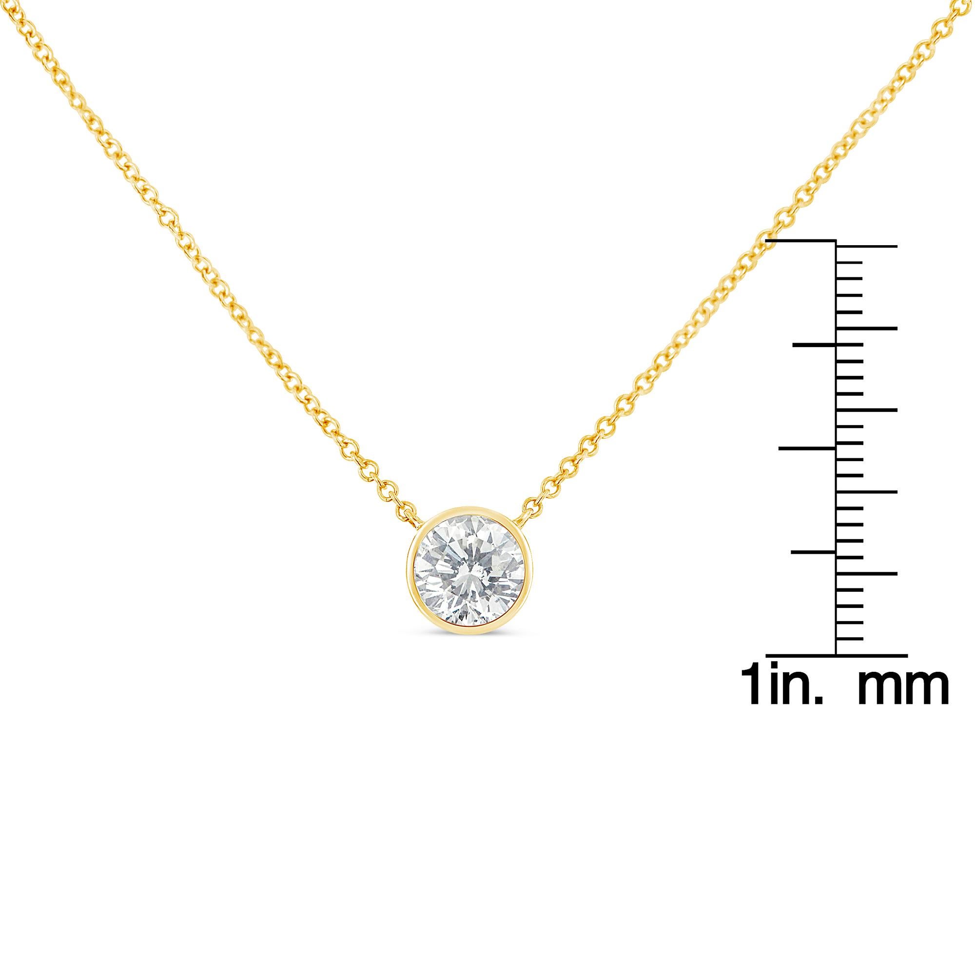 Collier pendentif solitaire en or jaune 10 carats avec diamants de 1/3 carat sertis sur le chaton Neuf - En vente à New York, NY