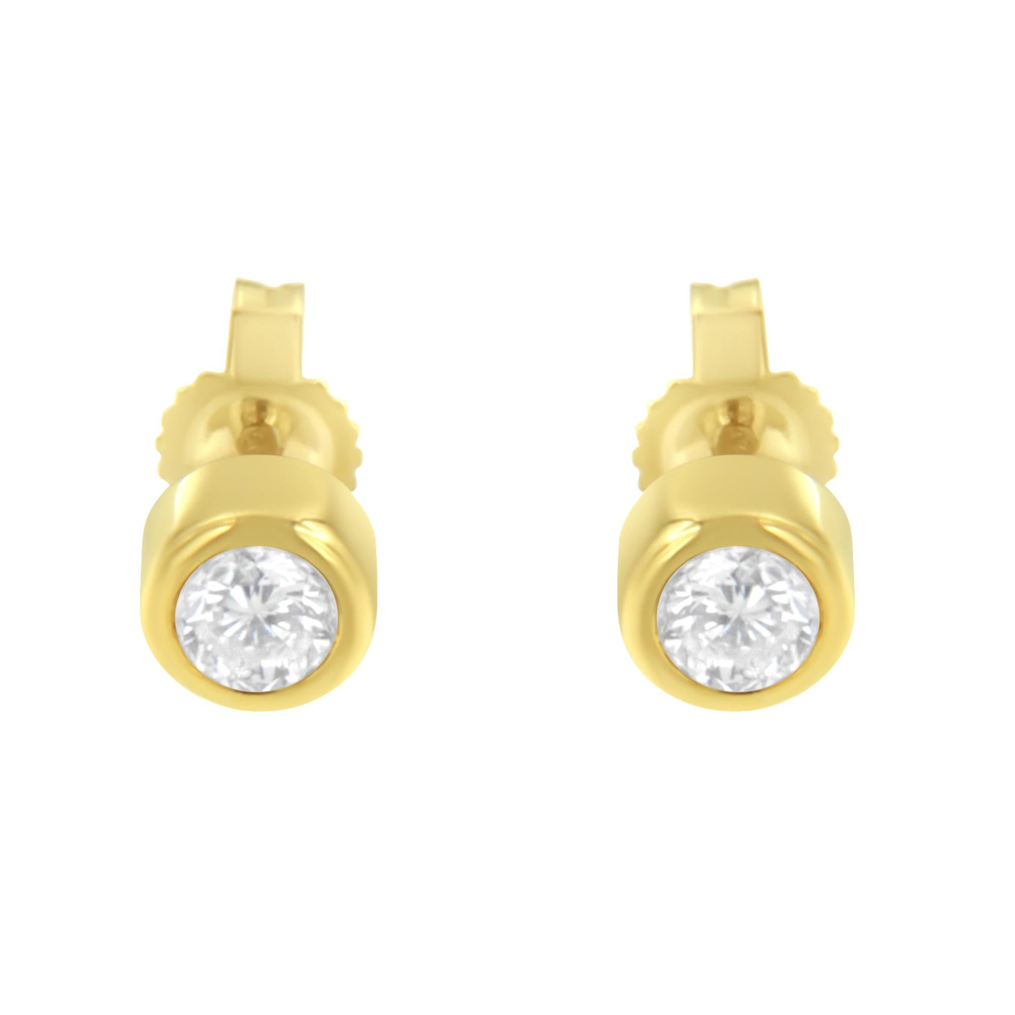 Contemporain Clous d'oreilles en or jaune 10 carats avec diamants de 1/3 carat en serti clos en vente