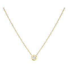 Collana con ciondolo moderno e solitario in oro giallo 10K con diamanti taglio Brilliante da 1/3 Cttw