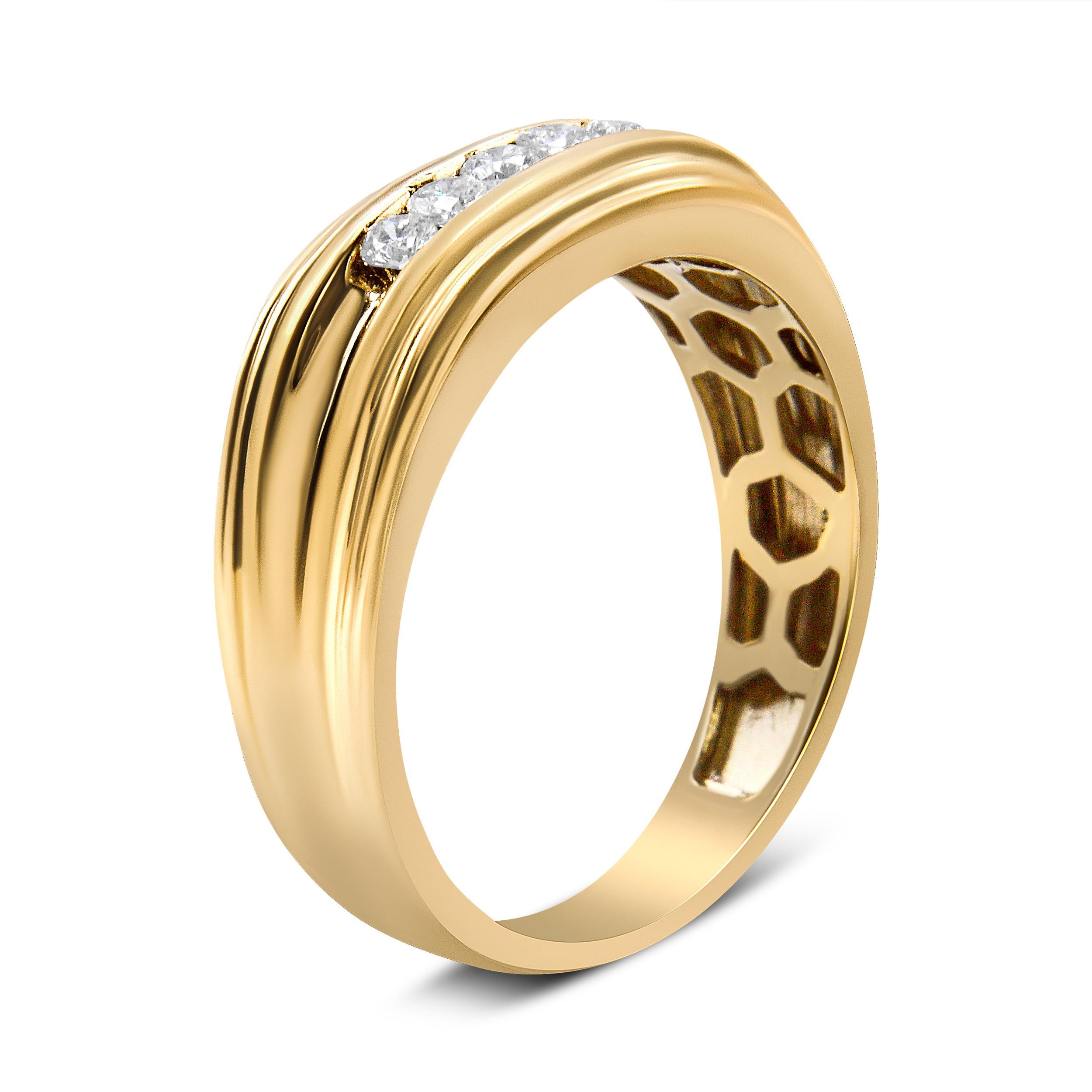 Contemporary 10K Yellow Gold 1/4 Carat Round-Cut Diamond 5-Stone Men's Band Ring