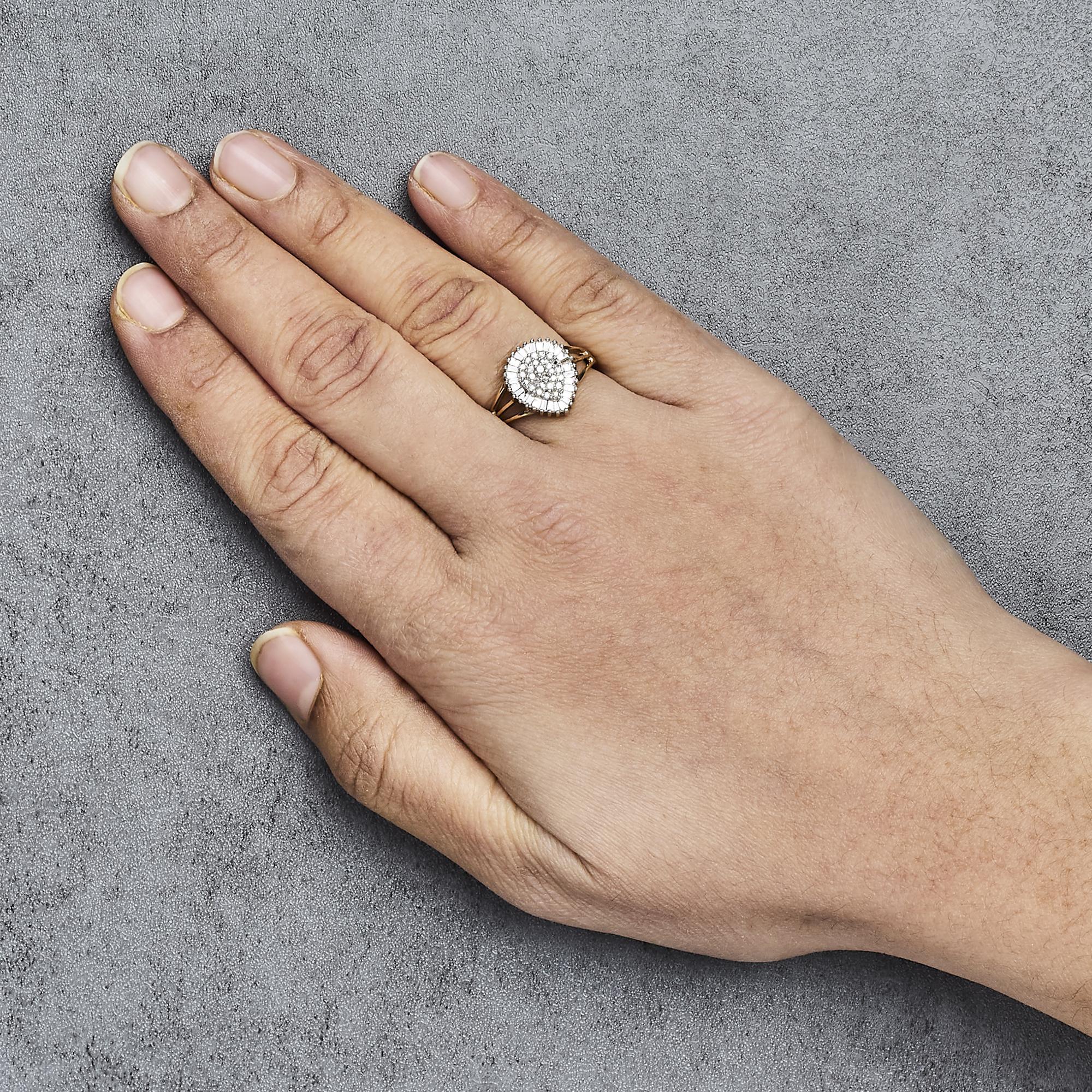 10K Gelbgold 1/4 Cttw Diamant Cocktail Ring im Zustand „Neu“ im Angebot in New York, NY