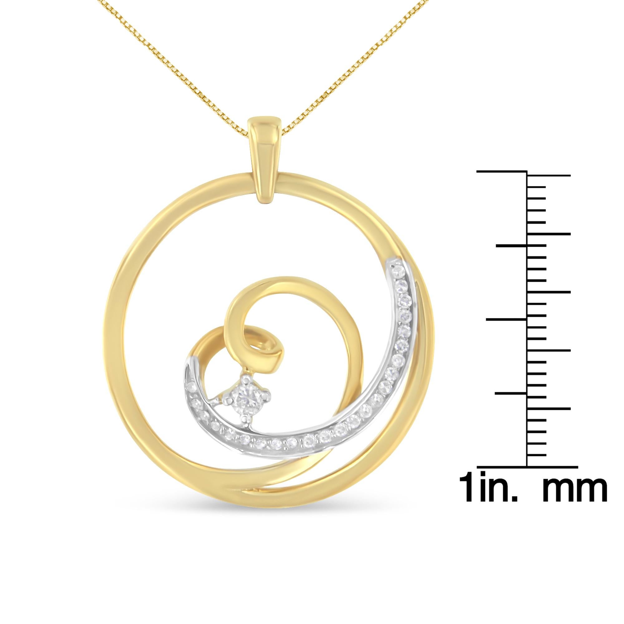 10k Yellow Gold 1/6 Carat Diamond Heart Circle Pendant Necklace In New Condition For Sale In New York, NY