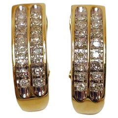 Pendientes de medio aro de oro amarillo de 10 quilates con diamantes de 1,0 quilates y cierre omega
