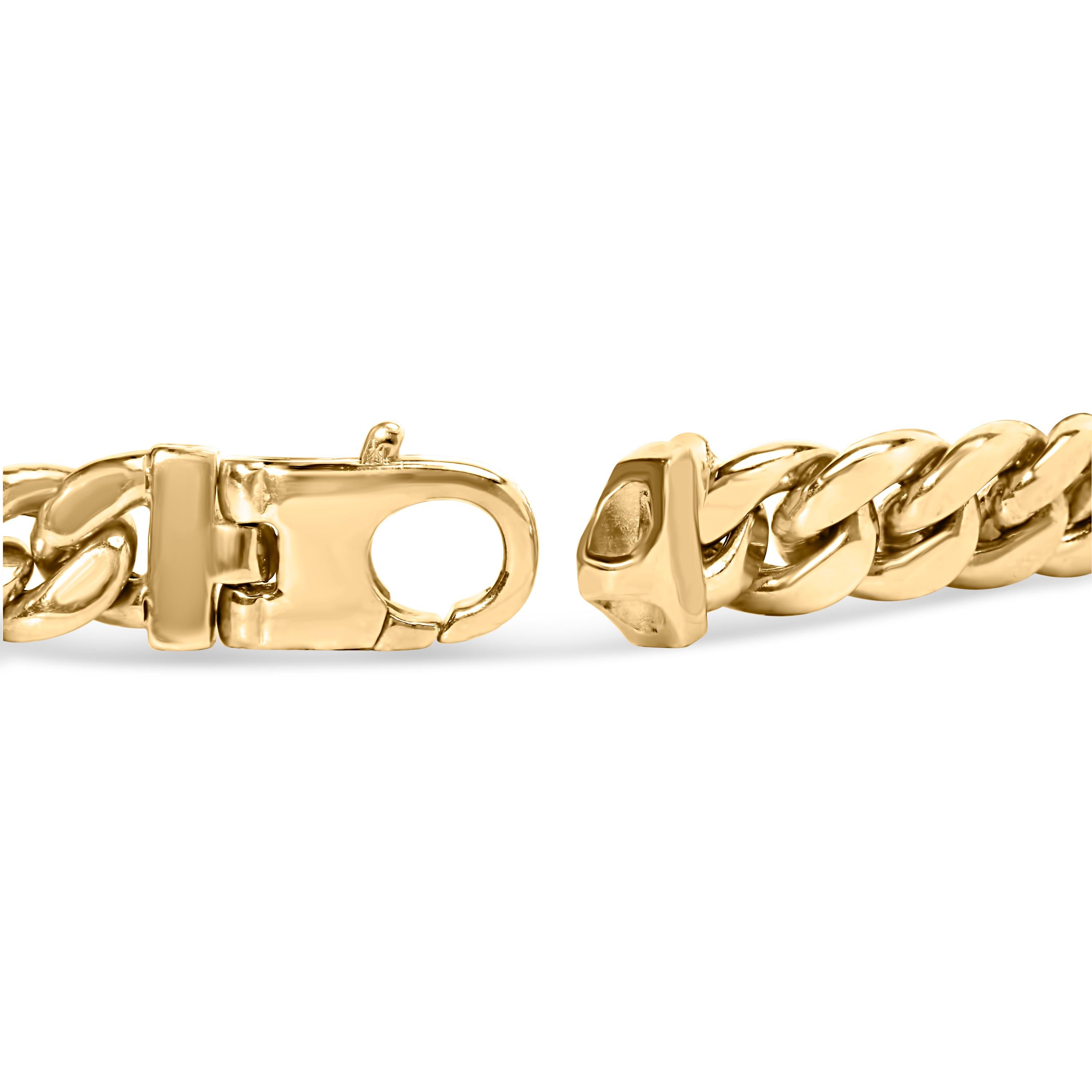 Erhöhen Sie Ihren Stil zu neuen Höhen mit unserem exquisiten 10K Gelbgold 1.00 Cttw Diamond Miami Cuban Link Herrenarmband, sorgfältig gefertigt für diejenigen, die nichts als das Beste verlangen. Dieses Armband verkörpert den Inbegriff von Luxus