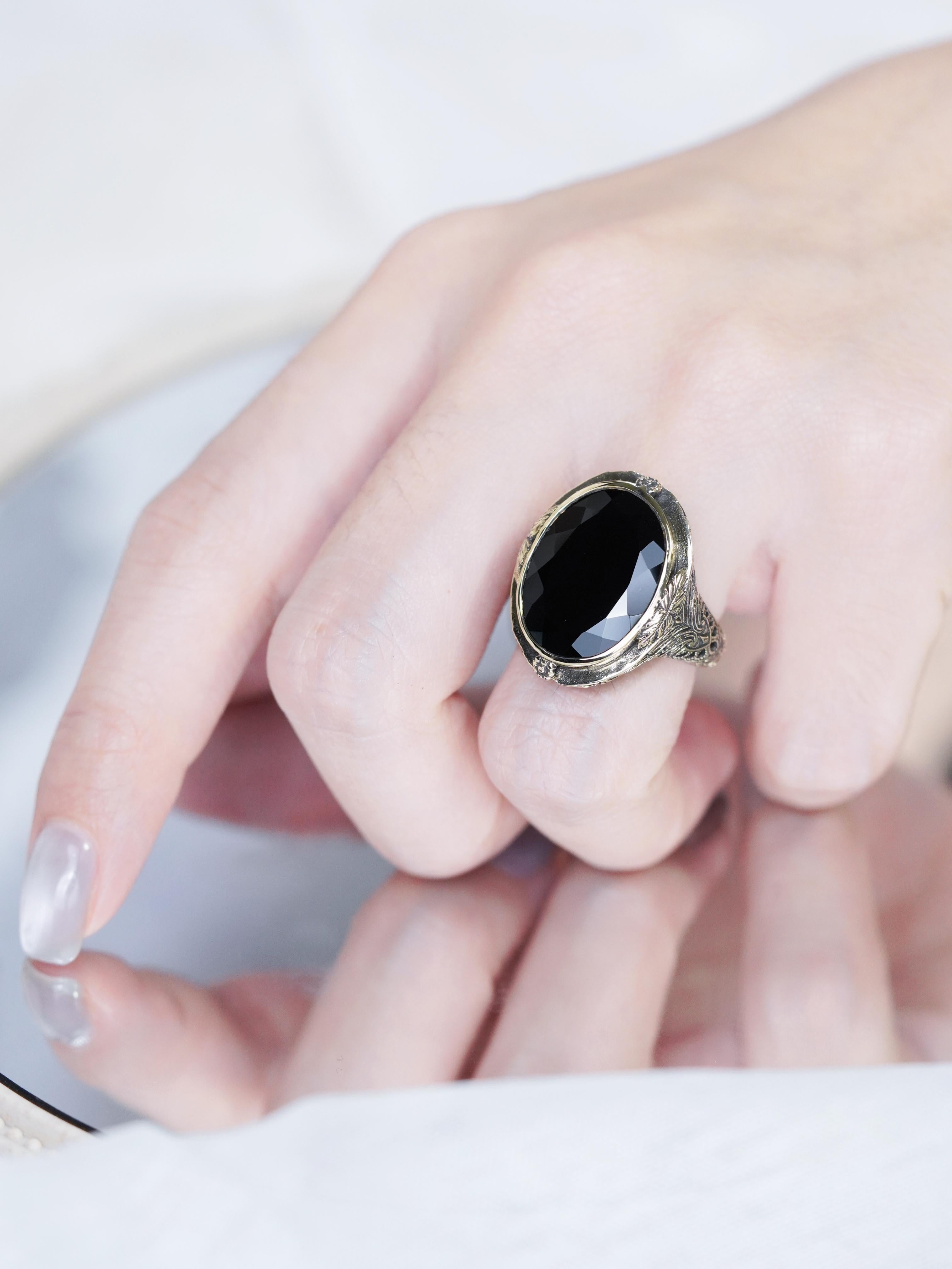 Oro giallo 10K 10 Ct. Anello da cocktail con intaglio in onice in stile vintage in vendita 2