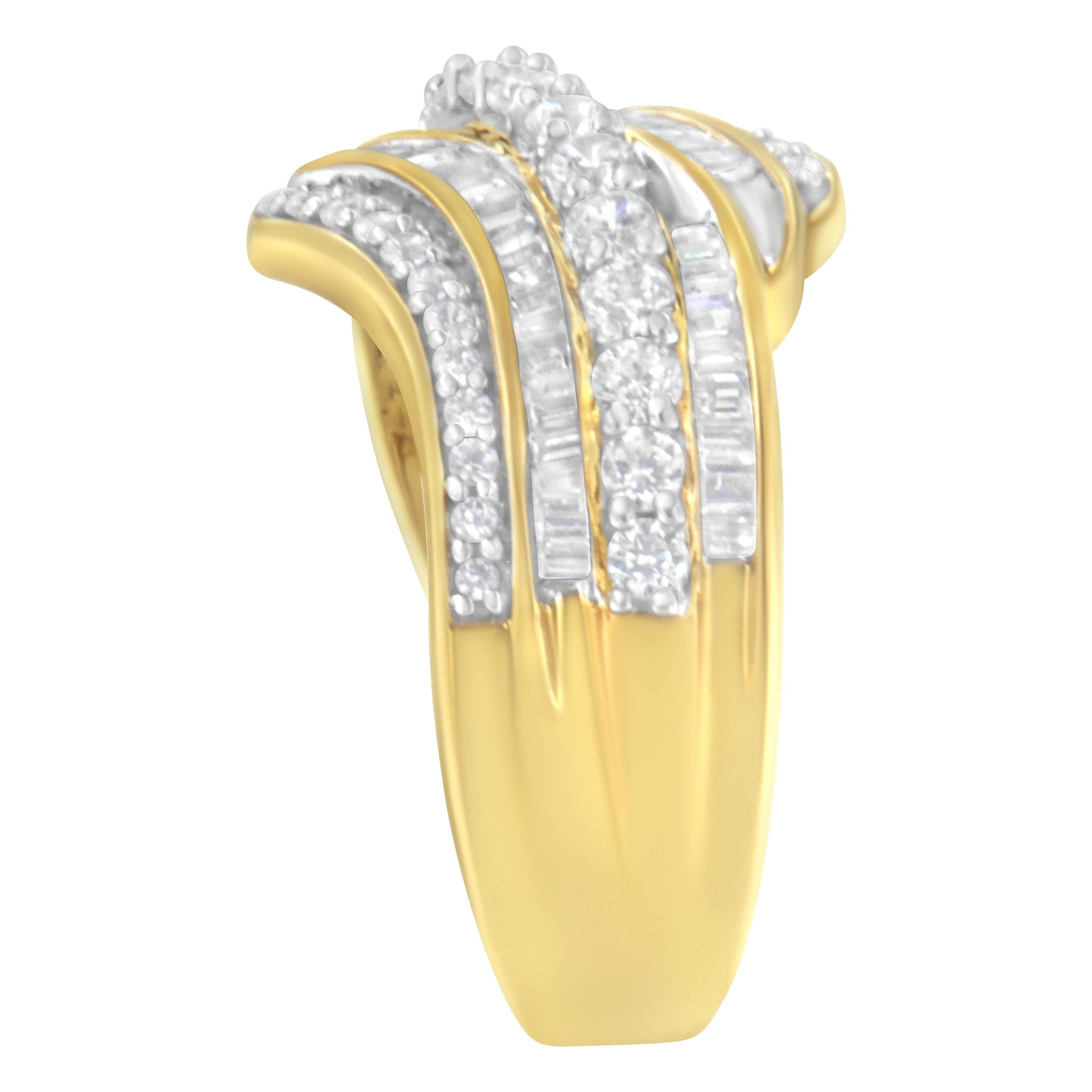 Taille ronde Bague bypass à plusieurs rangs en or jaune 10 carats avec diamants baguettes et ronds 1,0 carat en vente
