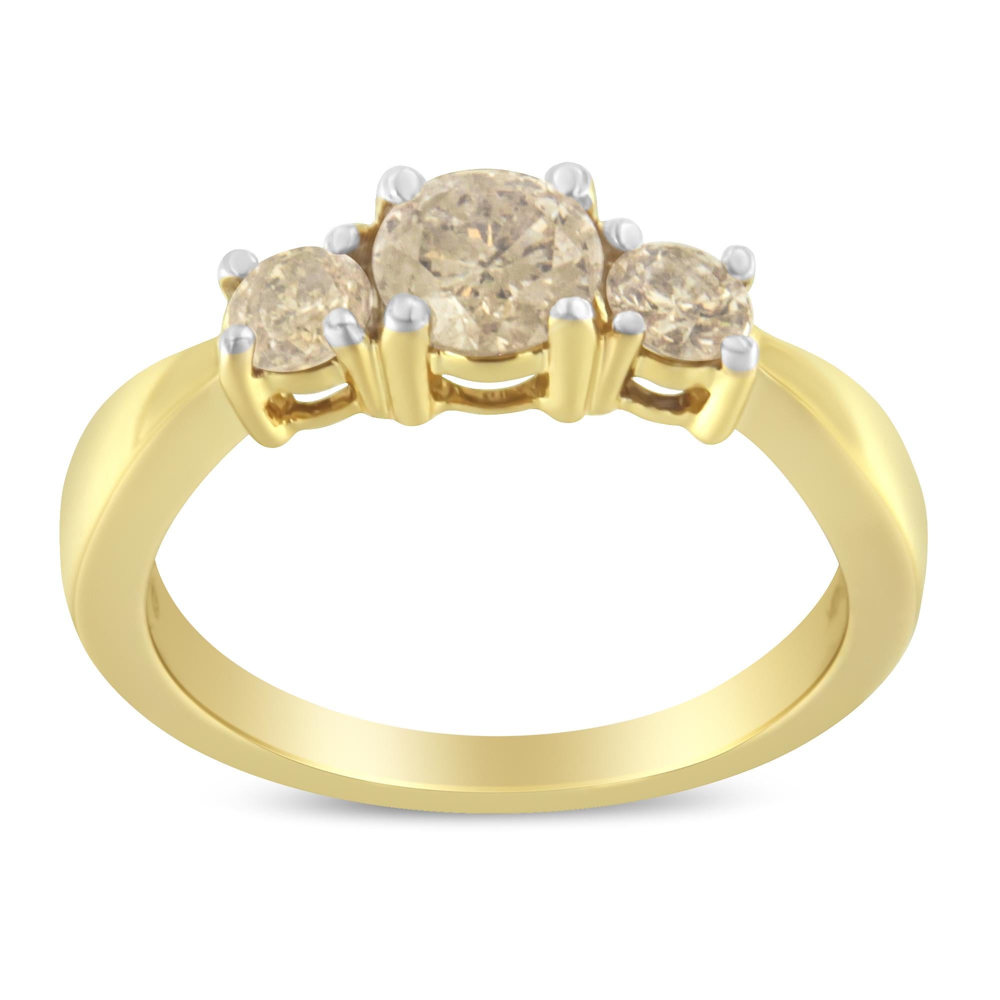 Modern 10K Yellow Gold 1.00 Carat Three Stone Diamond Band Ring For Sale